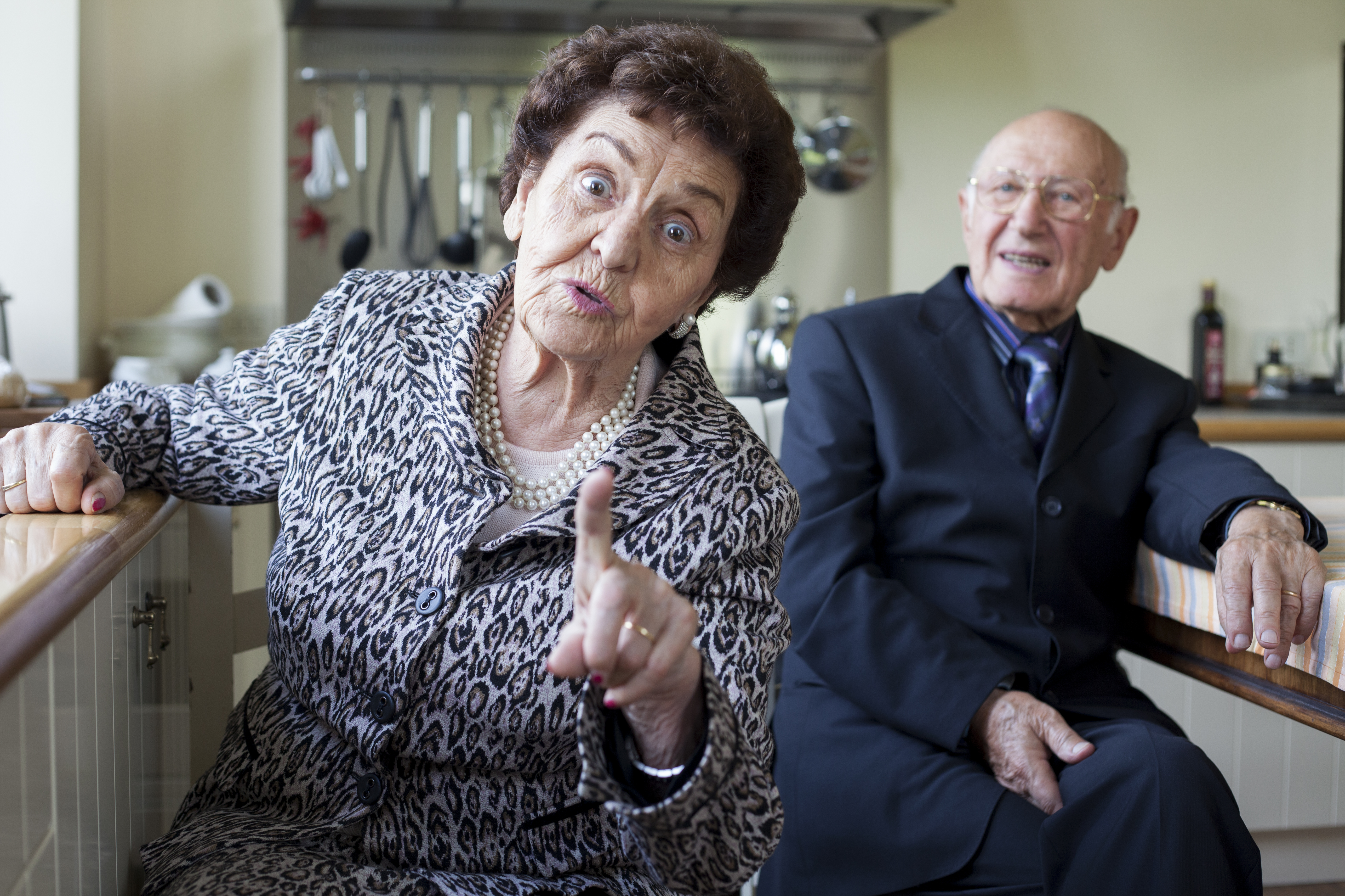 Couple de personnes âgées mécontentes | Source : Getty Images