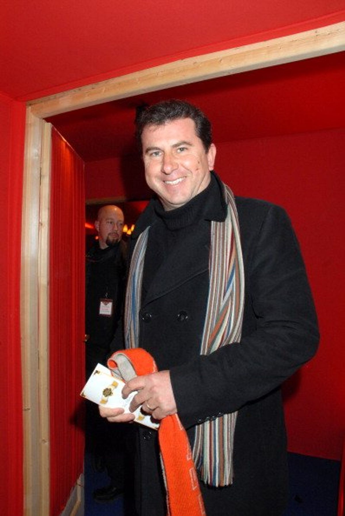 Pascal Bataille assiste au spectacle Les Etoiles du Cirque de Pékin organisé par le Cirque Phénix Pelouse de Reuilly le 3 décembre 2007 à Paris, France. | Photo : Getty Images