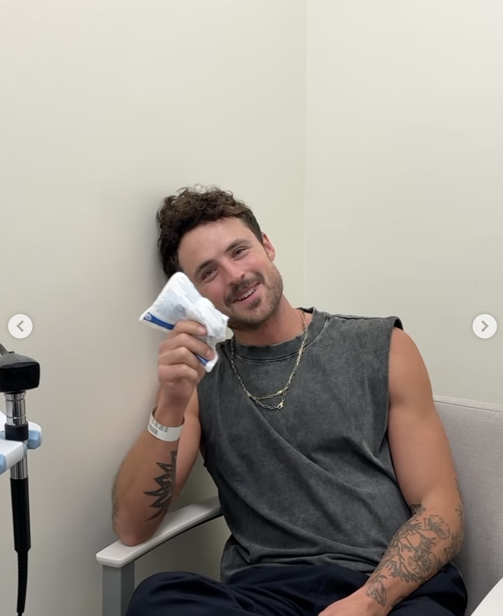 Dylan Efron à l'hôpital, posté le 26 octobre 2025. | Source : Instagram/dylanefron