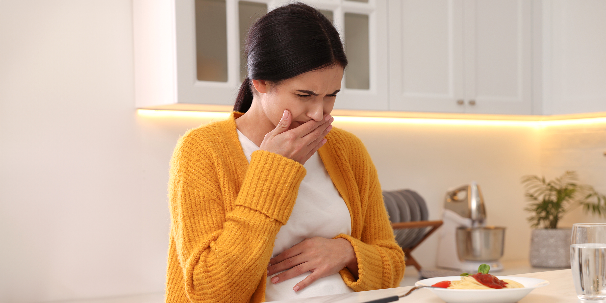 Une femme qui se sent mal | Source : Shutterstock