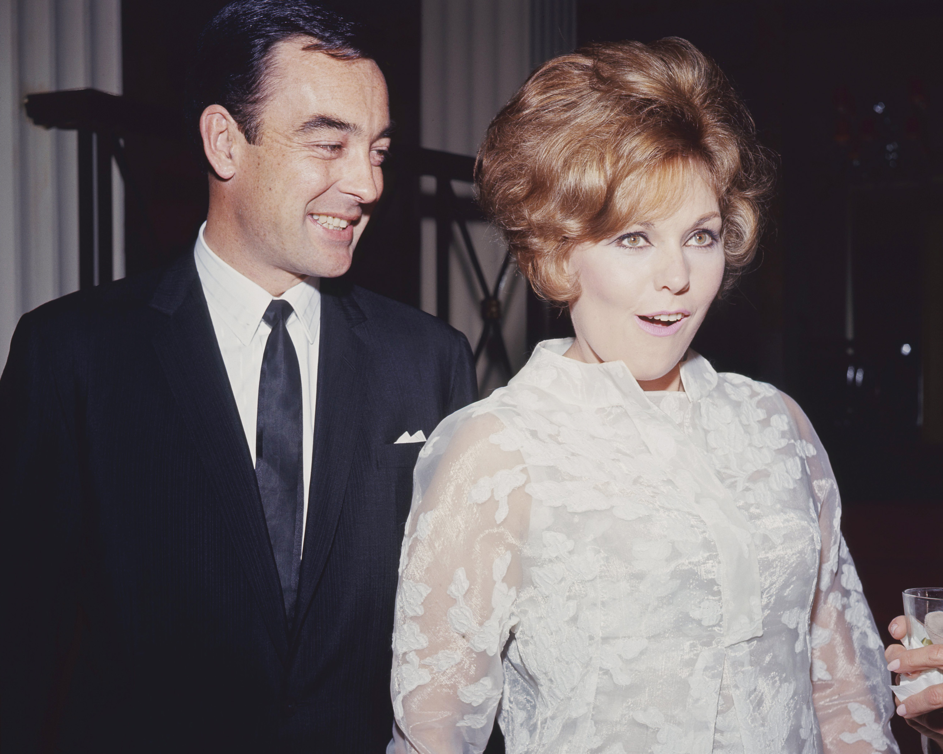 Richard Johnson et Kim Novak, vers 1965. | Source : Getty Images