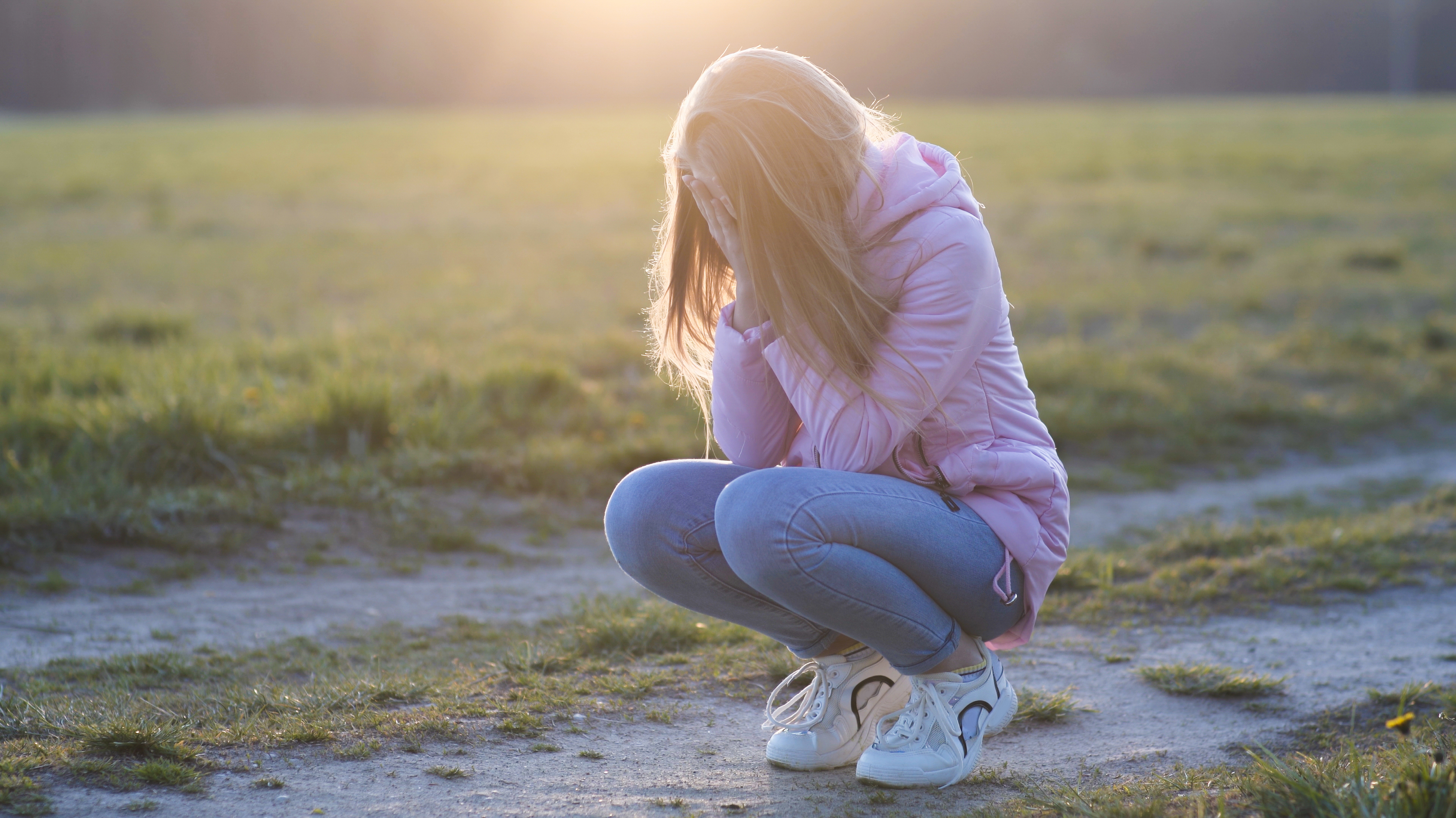 Une jeune fille en pleine crise émotionnelle | Source : Shutterstock