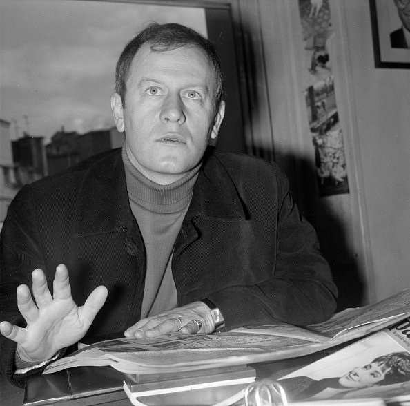 Jacques Chancel à son bureau au journal 'Paris-Jour', à Paris, France le 2 mai 1968.  | Photo : Getty Images