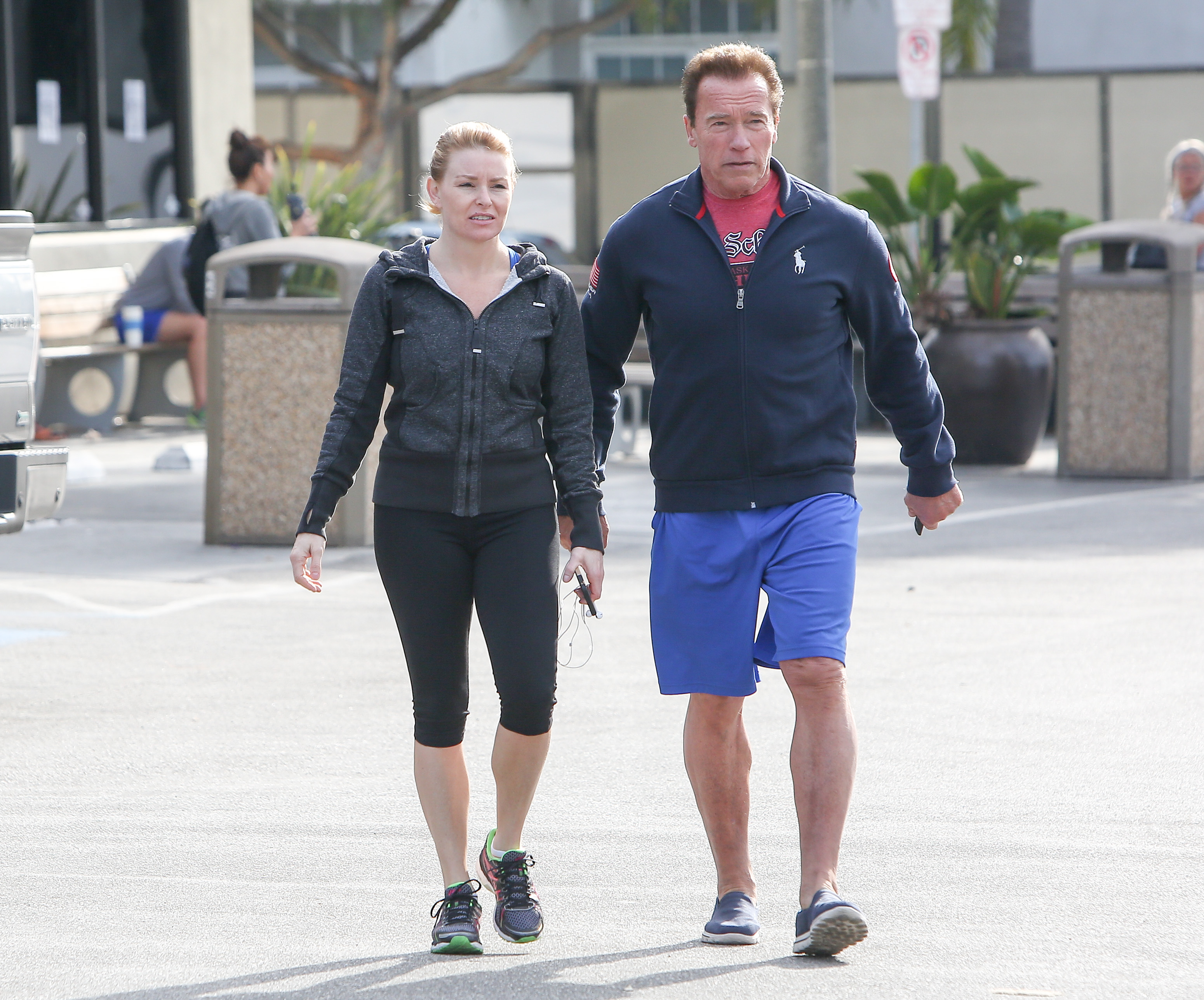 Arnold Schwarzenegger et Heather Milligan aperçus le 14 décembre 2014 à Los Angeles, Californie | Source : Getty Images