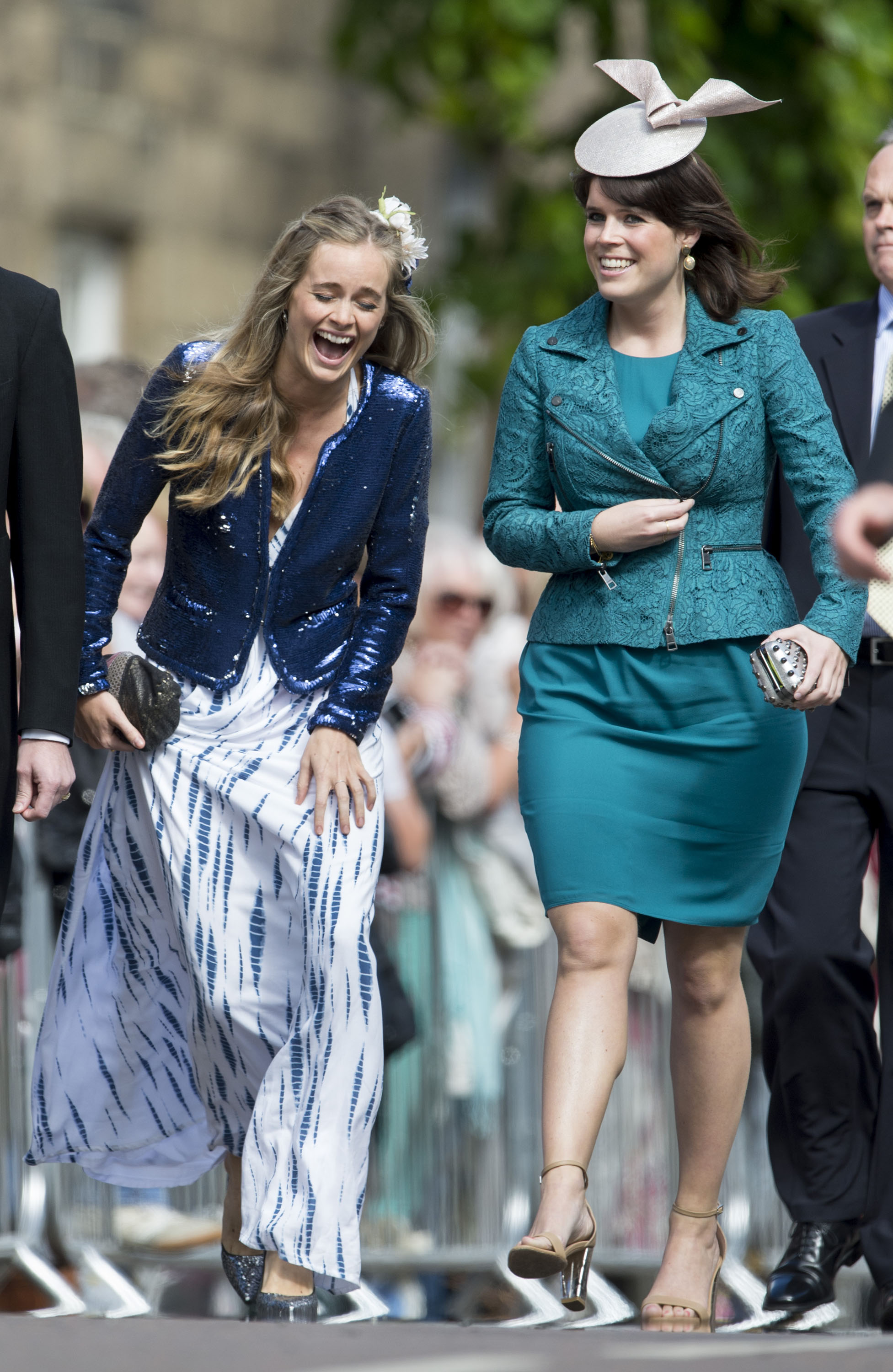 Cressida Bonas et la princesse Eugénie assistent au mariage de Melissa Percy et Thomas van Straubenzee au château d'Alnwick le 22 juin 2013 à Alnwick, en Angleterre. | Source : Getty Images