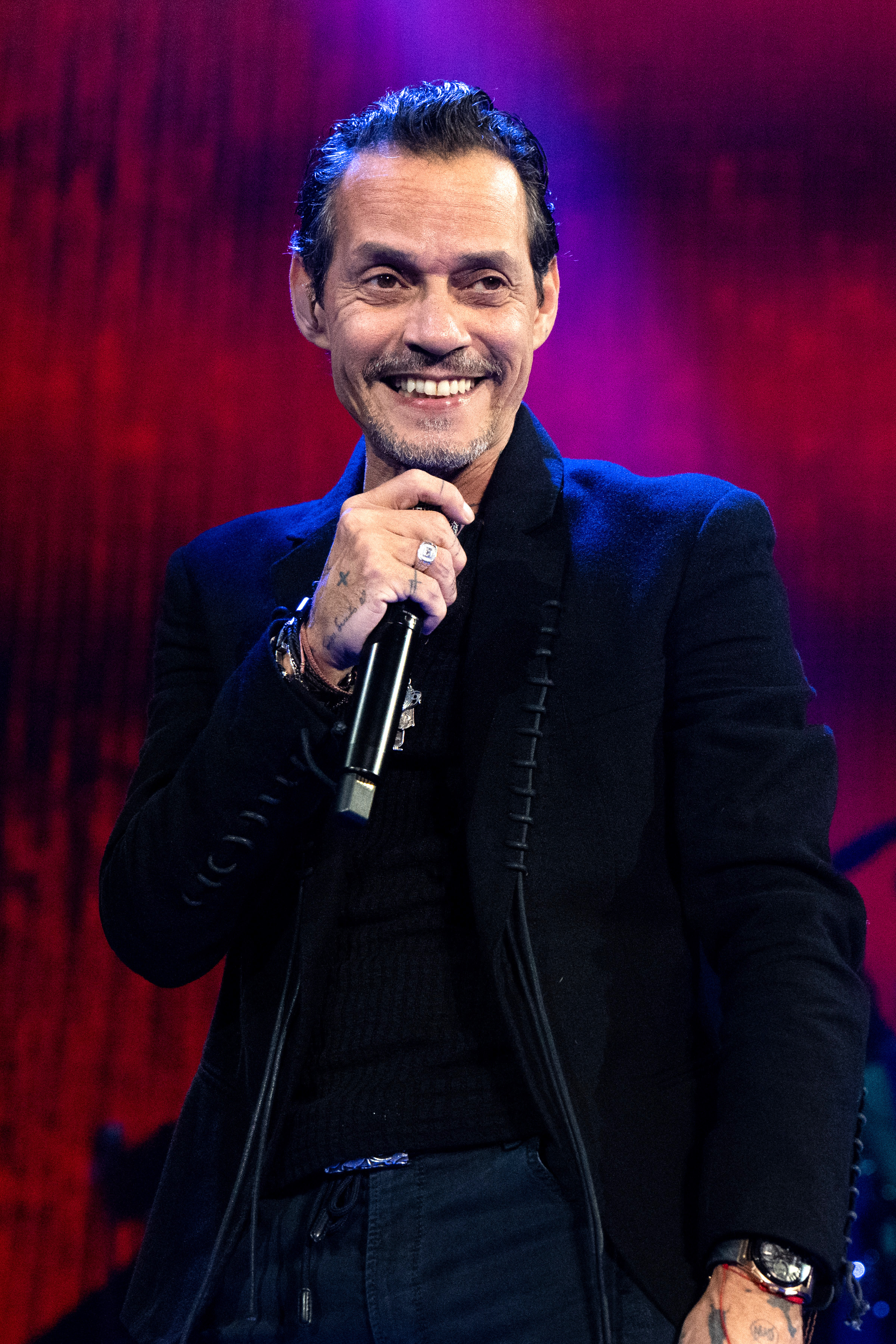 Marc Anthony se produit lors de la tournée Viviendo au Kia Forum d'Inglewood, en Californie, le 30 octobre 2022 | Source : Getty Images