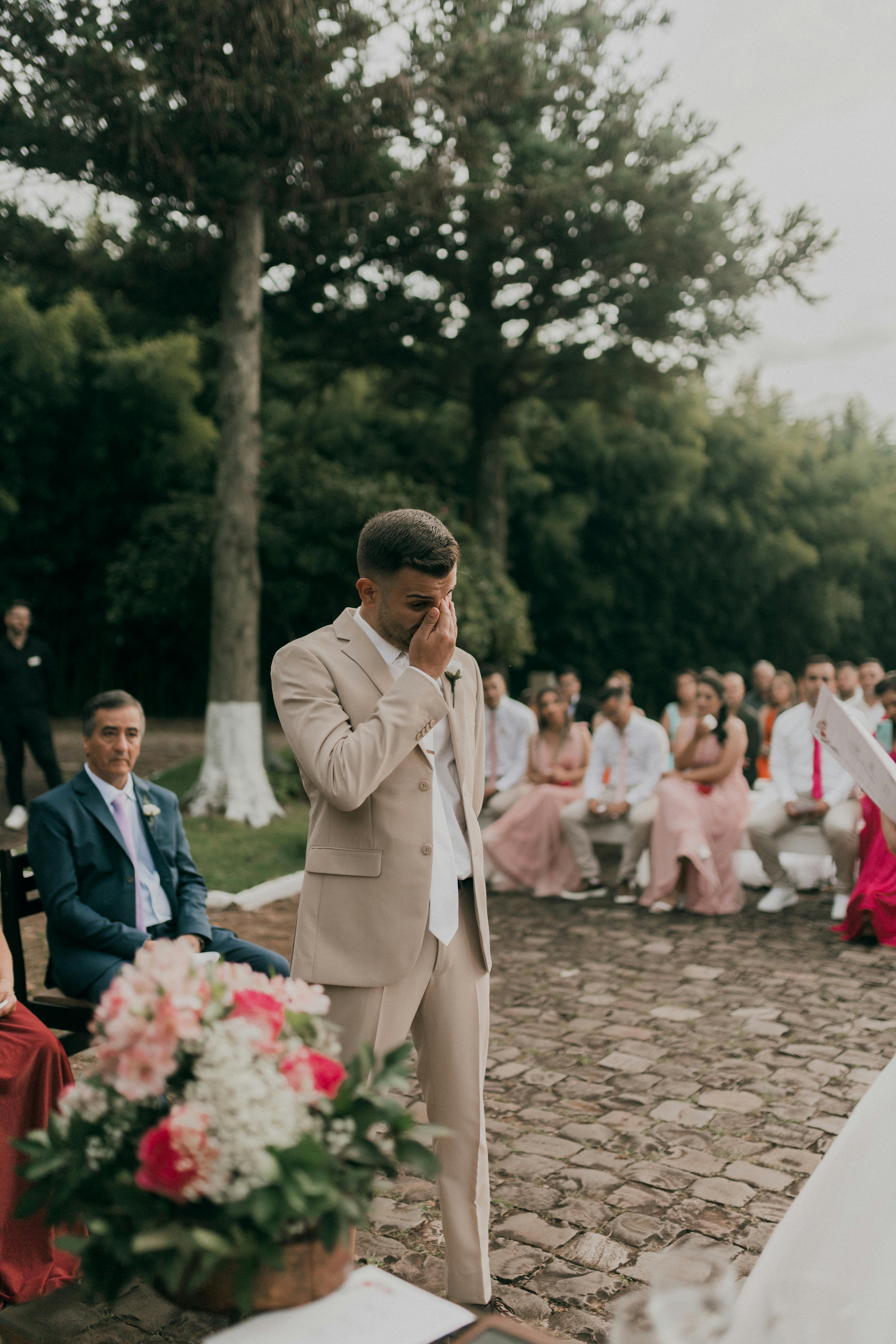 Un marié frustré et contrarié lors de son mariage | Source : Pexels