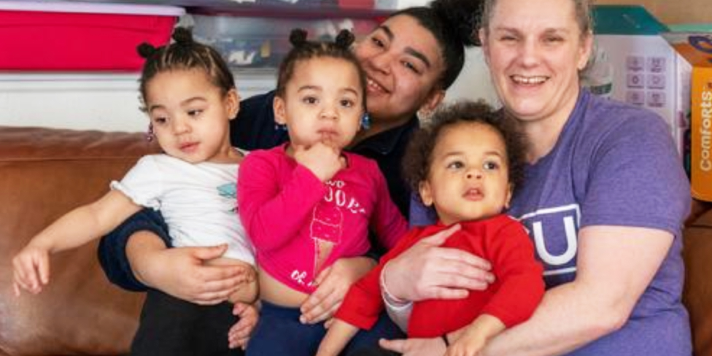 Katrina Mullen avec sa fille adoptive Shariya Small et les enfants de cette dernière. | Source : facebook.com/usatoday