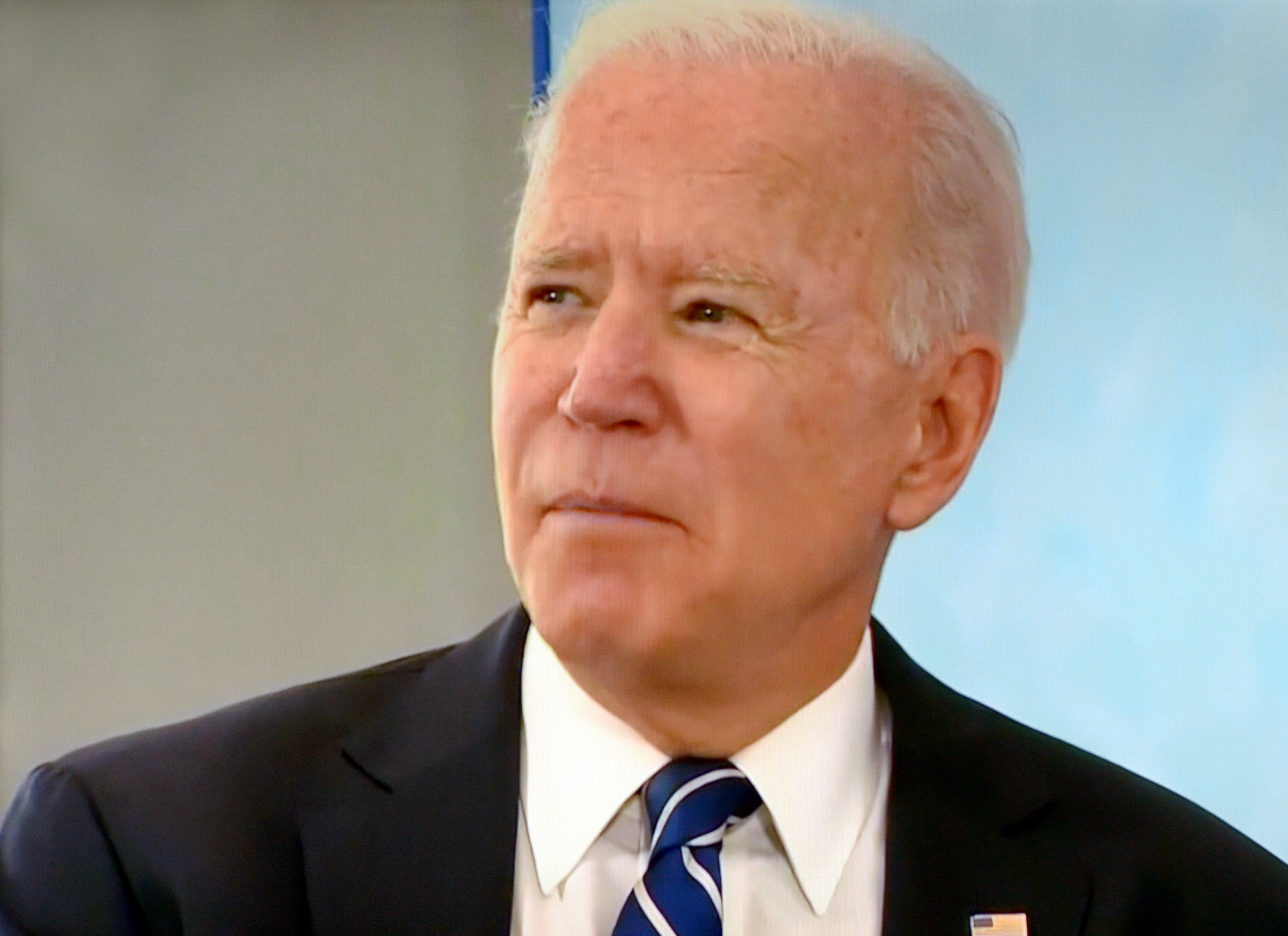 Joe Biden après son arrivée au Royaume-Uni pour le sommet du G7 au milieu de la pandémie de coronavirus COVID-19 en juin 2021 | Source : Getty Images