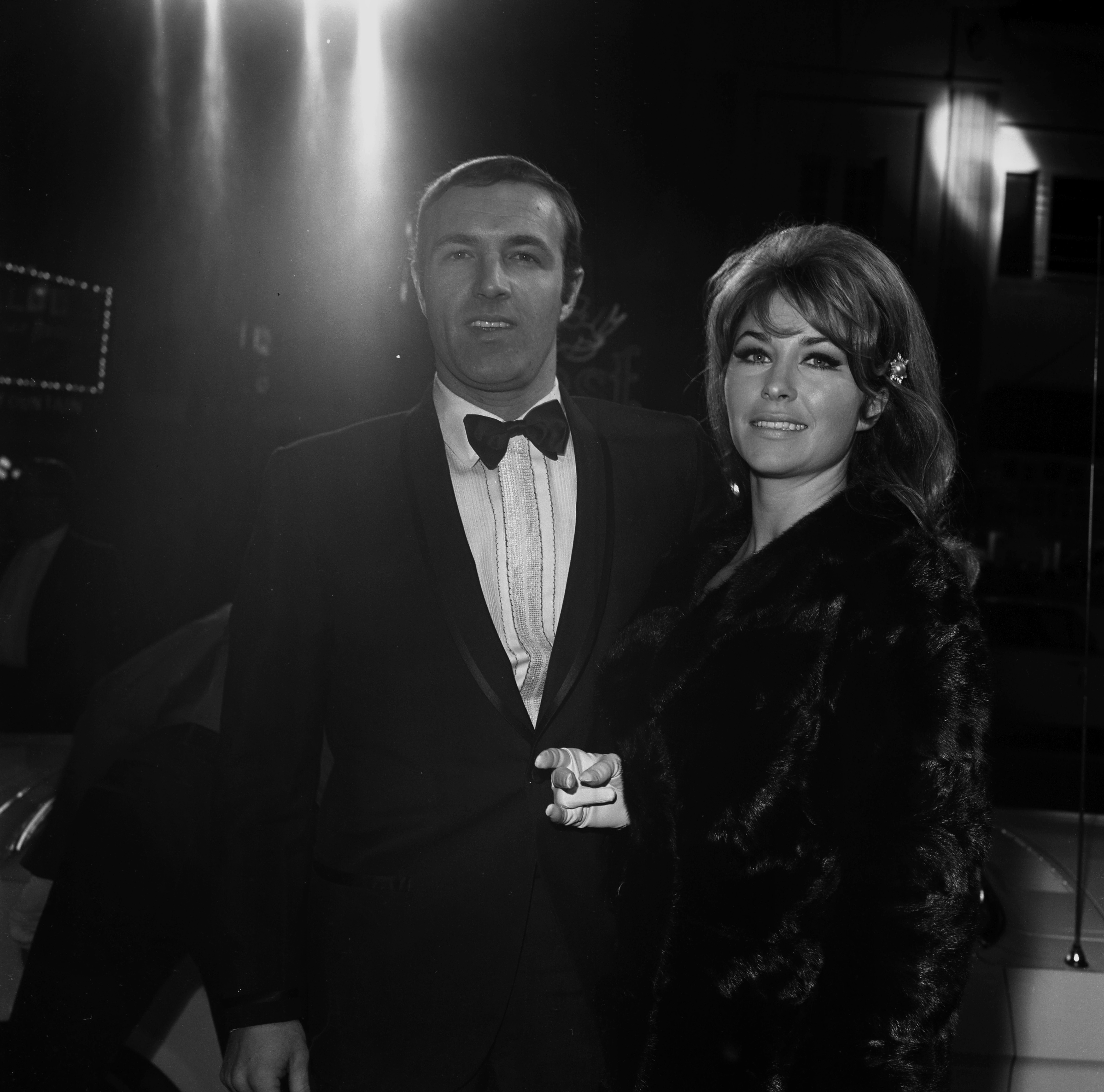 James Caan et Dee Jay Mathis lors d'une fête à Los Angeles vers 1966 | Source : Getty Images