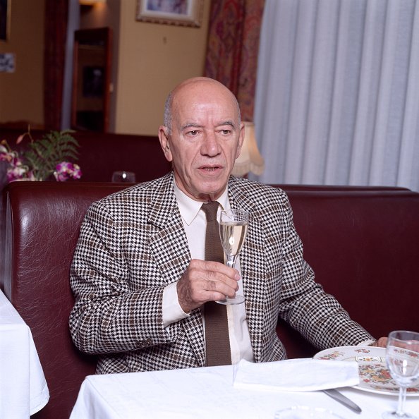 Portrait de l'acteur André Pousse en avril 1990, France. | Photo : Getty Images