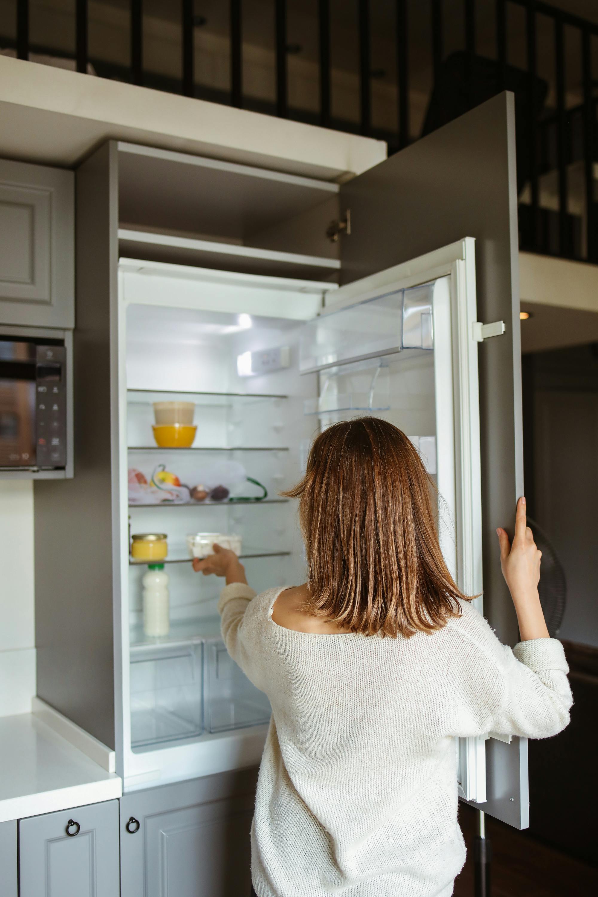 Un réfrigérateur presque vide | Source : Pexels