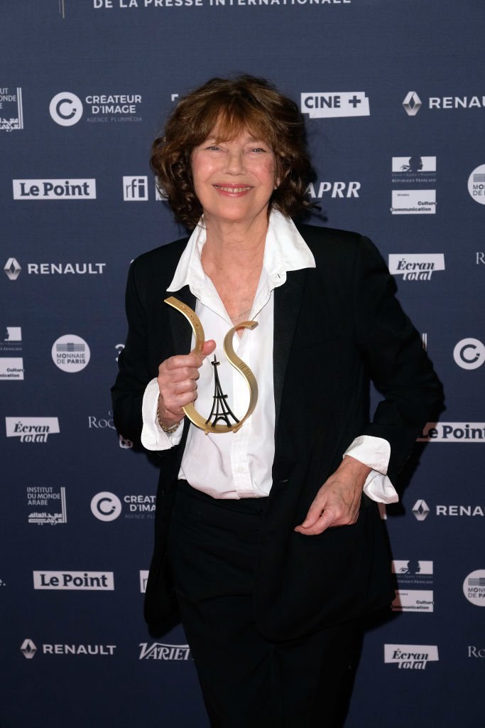 Jane Birkin recevant un prix | source : Getty Images