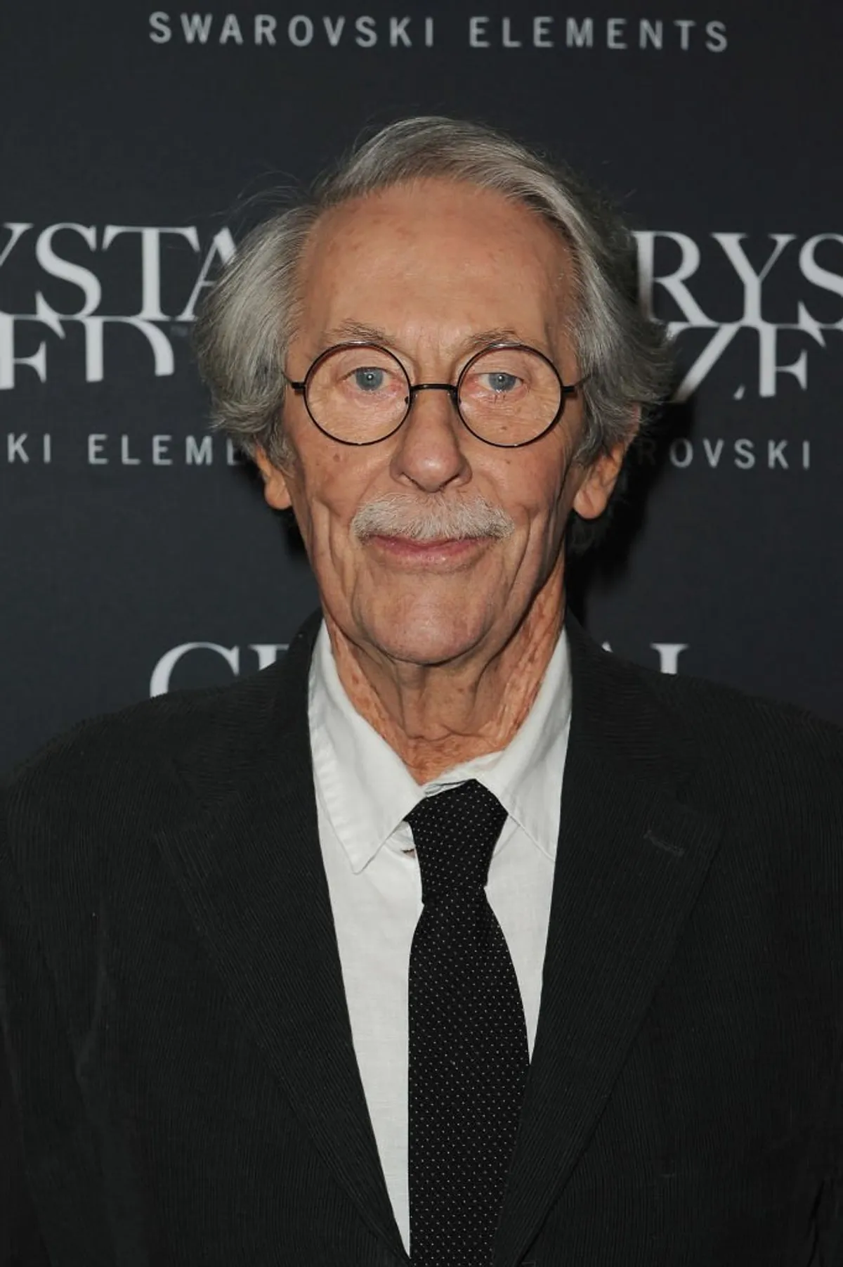 Jean Rochefort assiste aux 22 Petites robes noires iconiques de Swarovski à l'hôtel Pozzo di Borgo le 27 janvier 2010 à Paris, France. | Photo : Getty Images