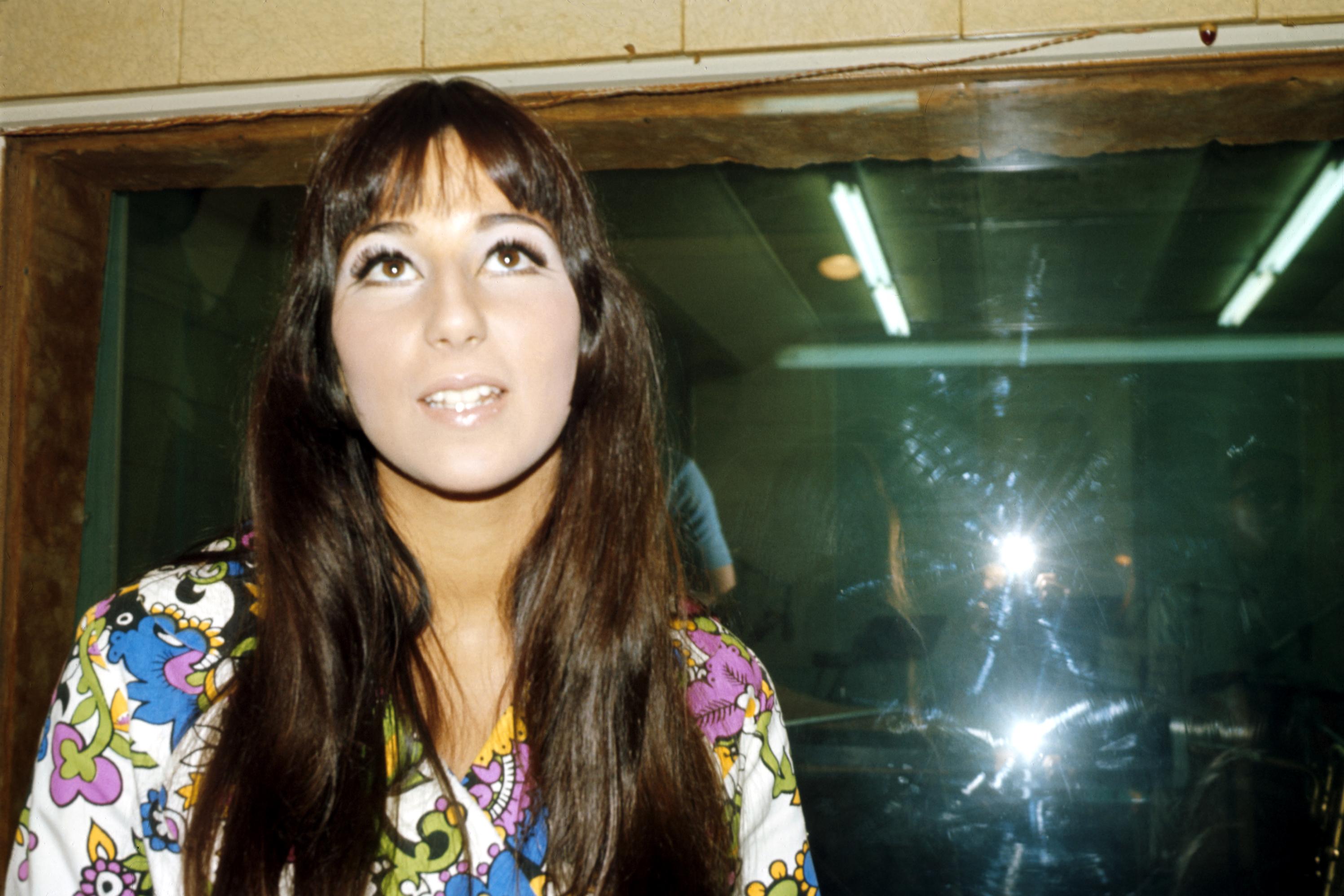 Cher pose lors d'une session d'enregistrement en avril 1966 à Los Angeles, Californie | Source : Getty Images