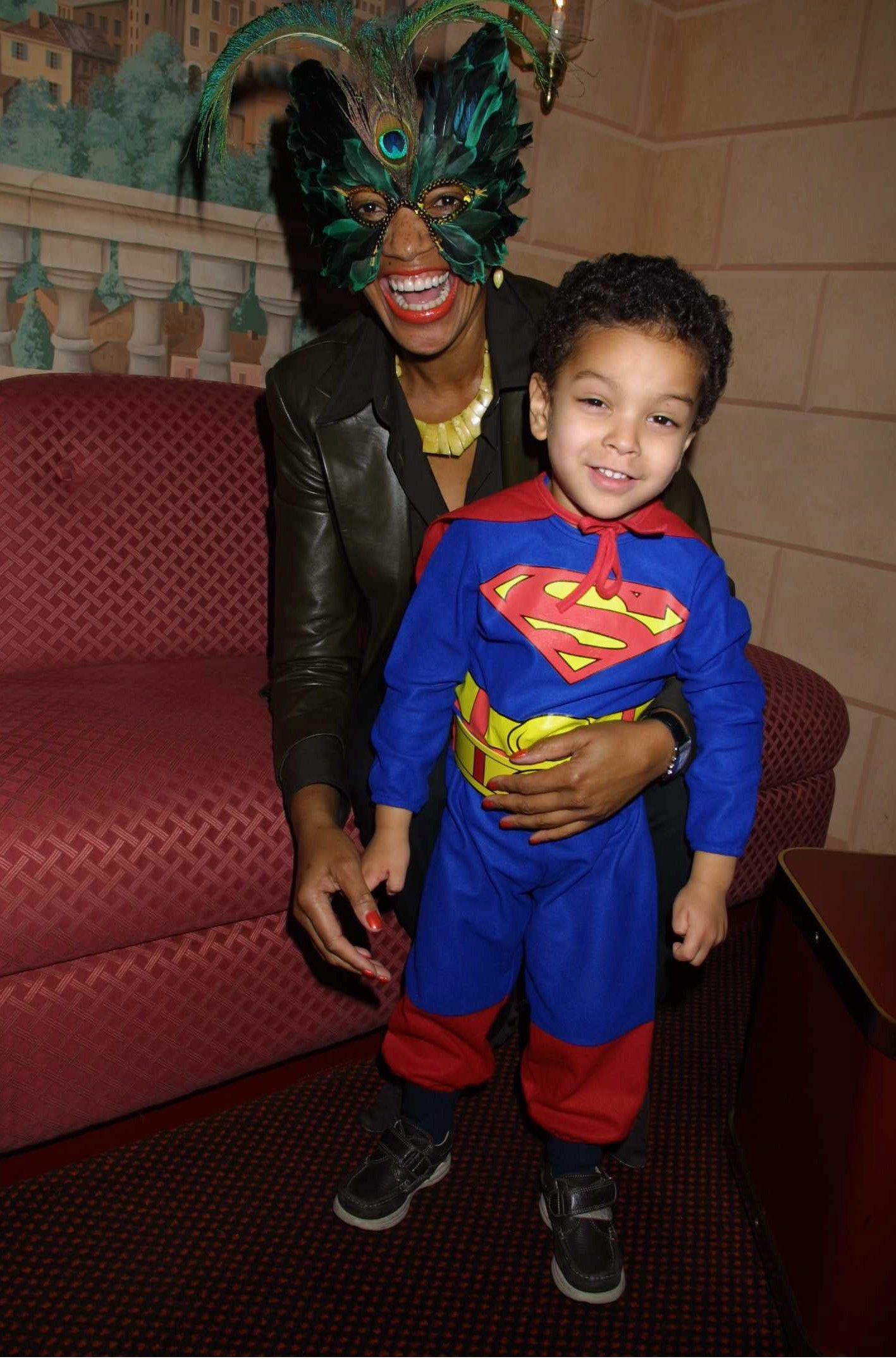 Grace Hightower et Elliot au club Doubles pour la 26e fête annuelle d'Halloween pour les enfants à New York le 31 octobre 2001 | Source : Getty Images