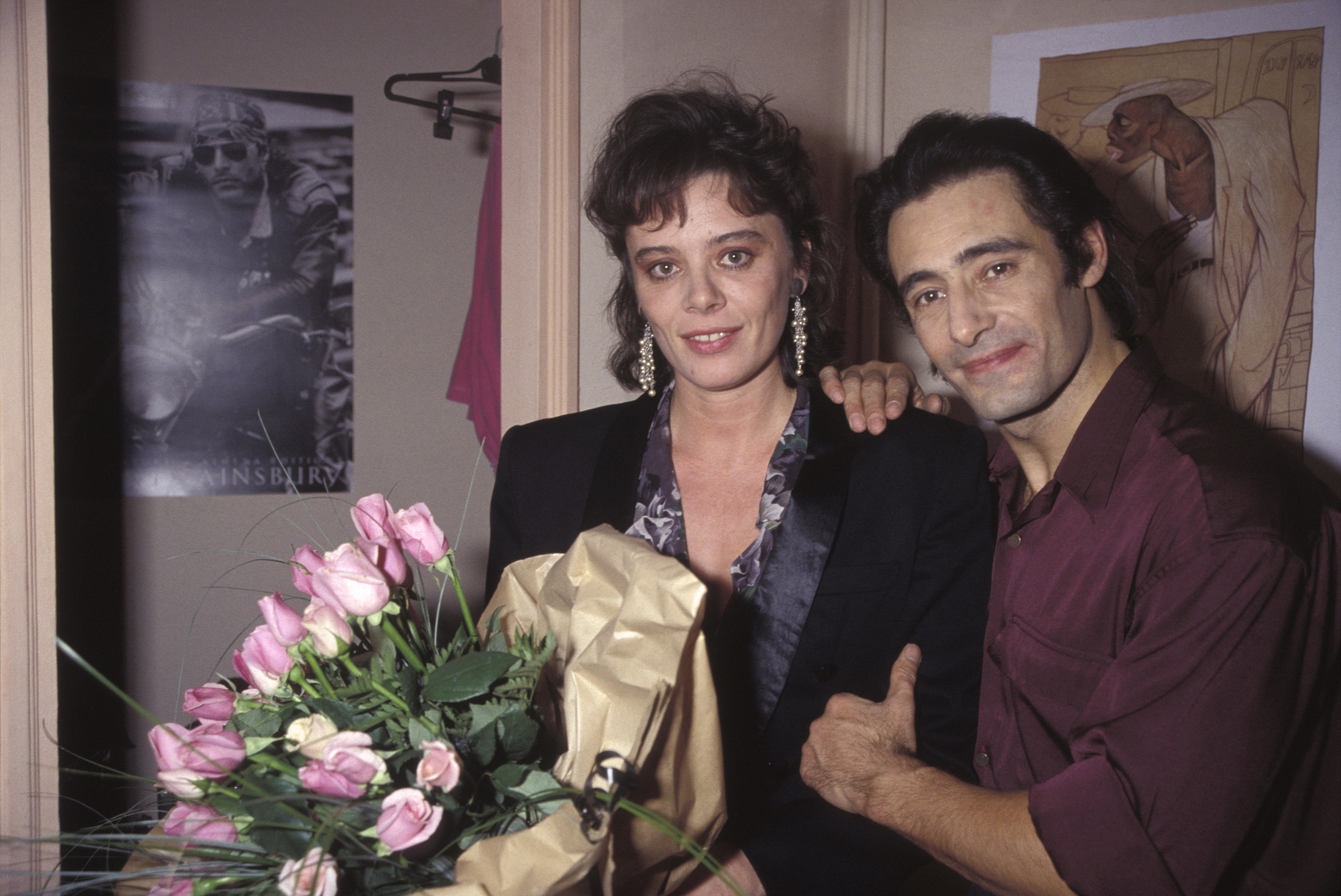 Gérard Lanvin et sa femme Jennifer lors d'une soirée en octobre 1989 à Paris, France | photo: Getty Images