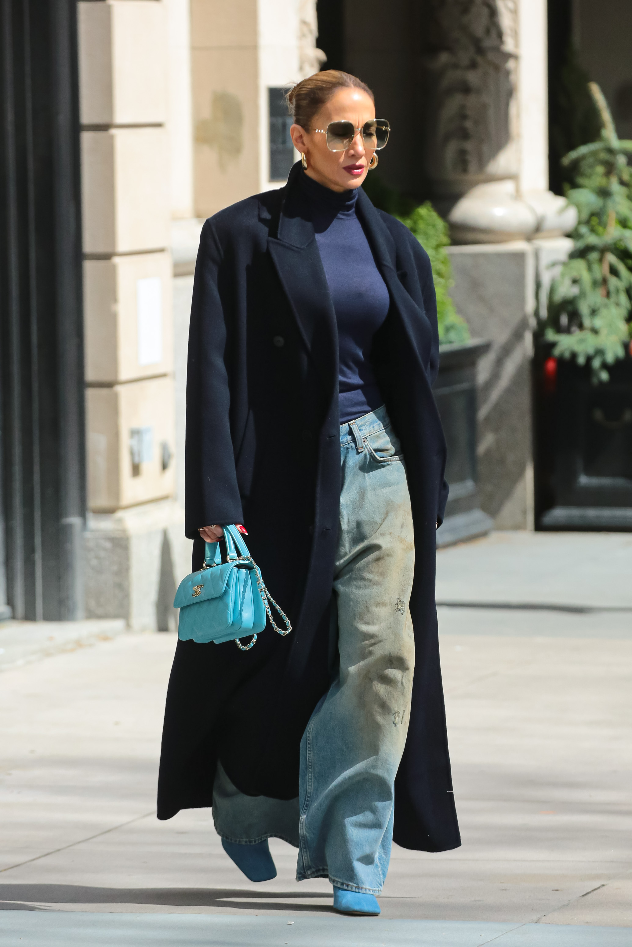 Jennifer Lopez est vue le 07 avril 2024 à New York | Source : Getty Images