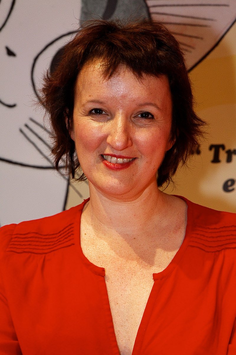Anne Roumanoff au salon du livre jeunesse 2011 de Montreuil | Source : Wikimedia