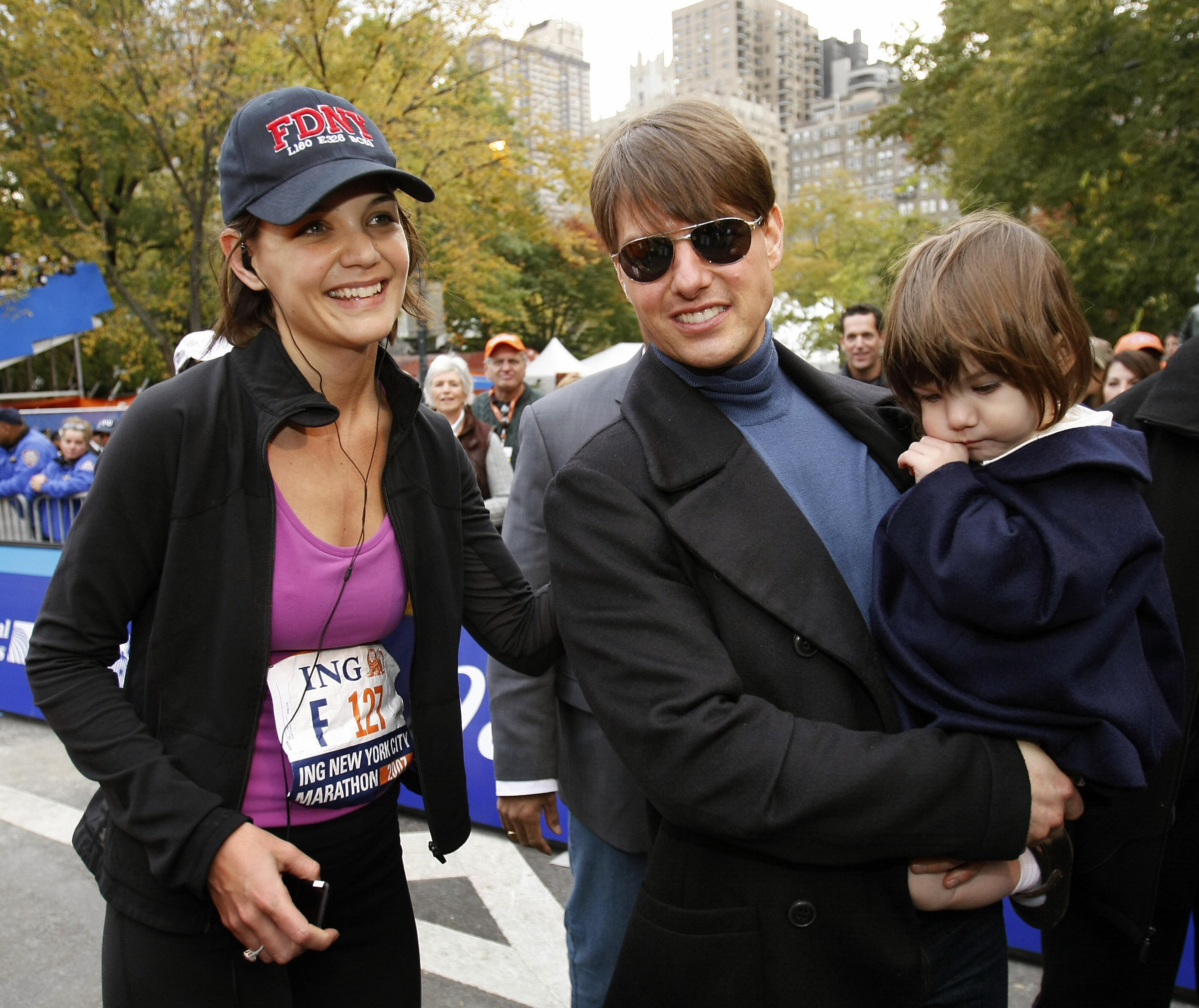 Tom Cruise, Suri Cruise et Katie Holmes à New York le 4 novembre 2007 | Source : Getty Images