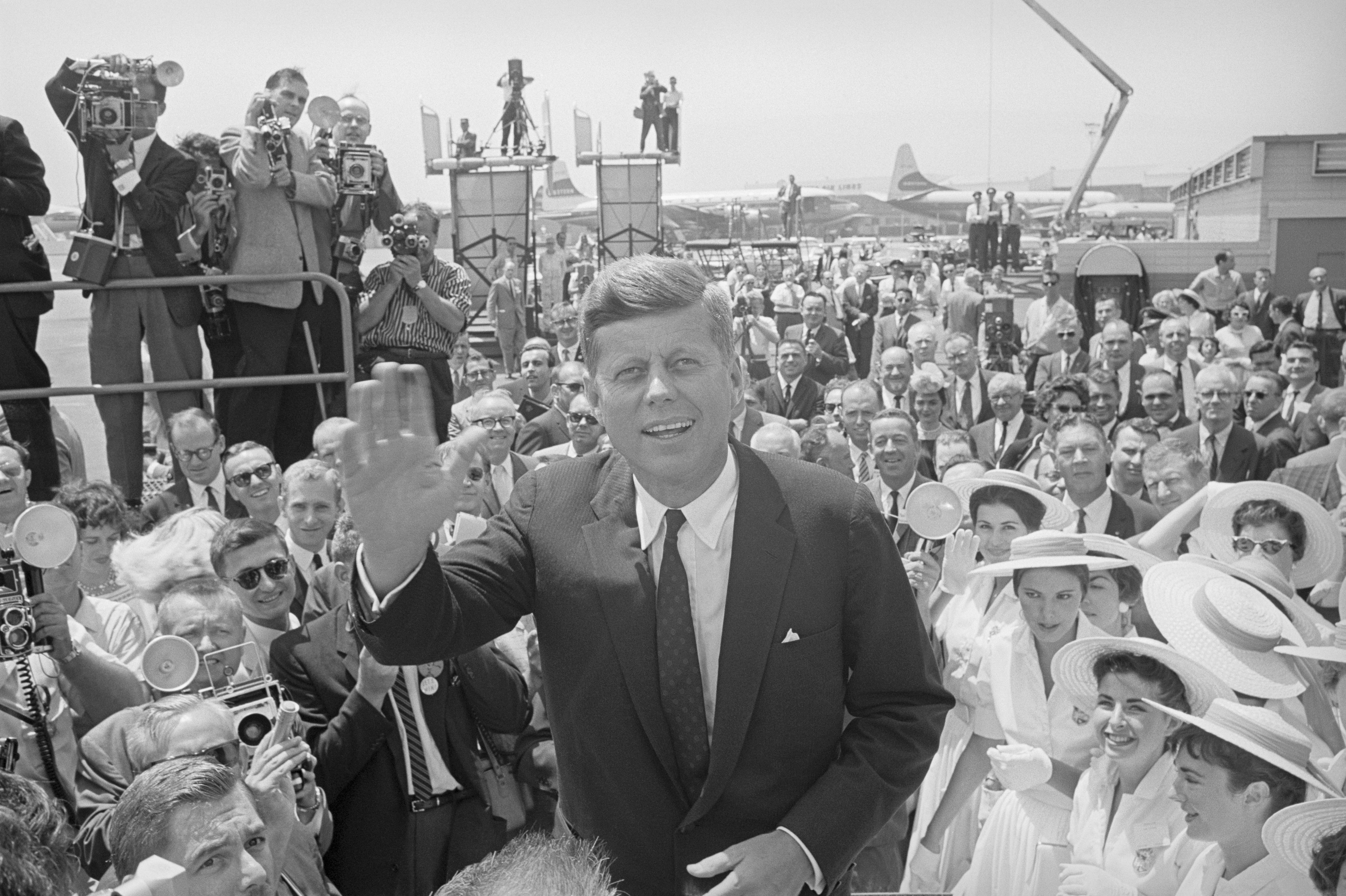 Le président John F. Kennedy à Los Angeles, Californie, vers 1960. | Source : Getty Images