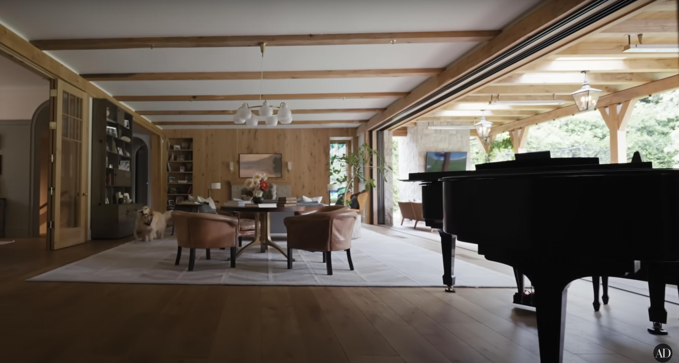 Le salon de Jennifer Garner, daté du 3 septembre 2024 | Source : YouTube/@Archdigest