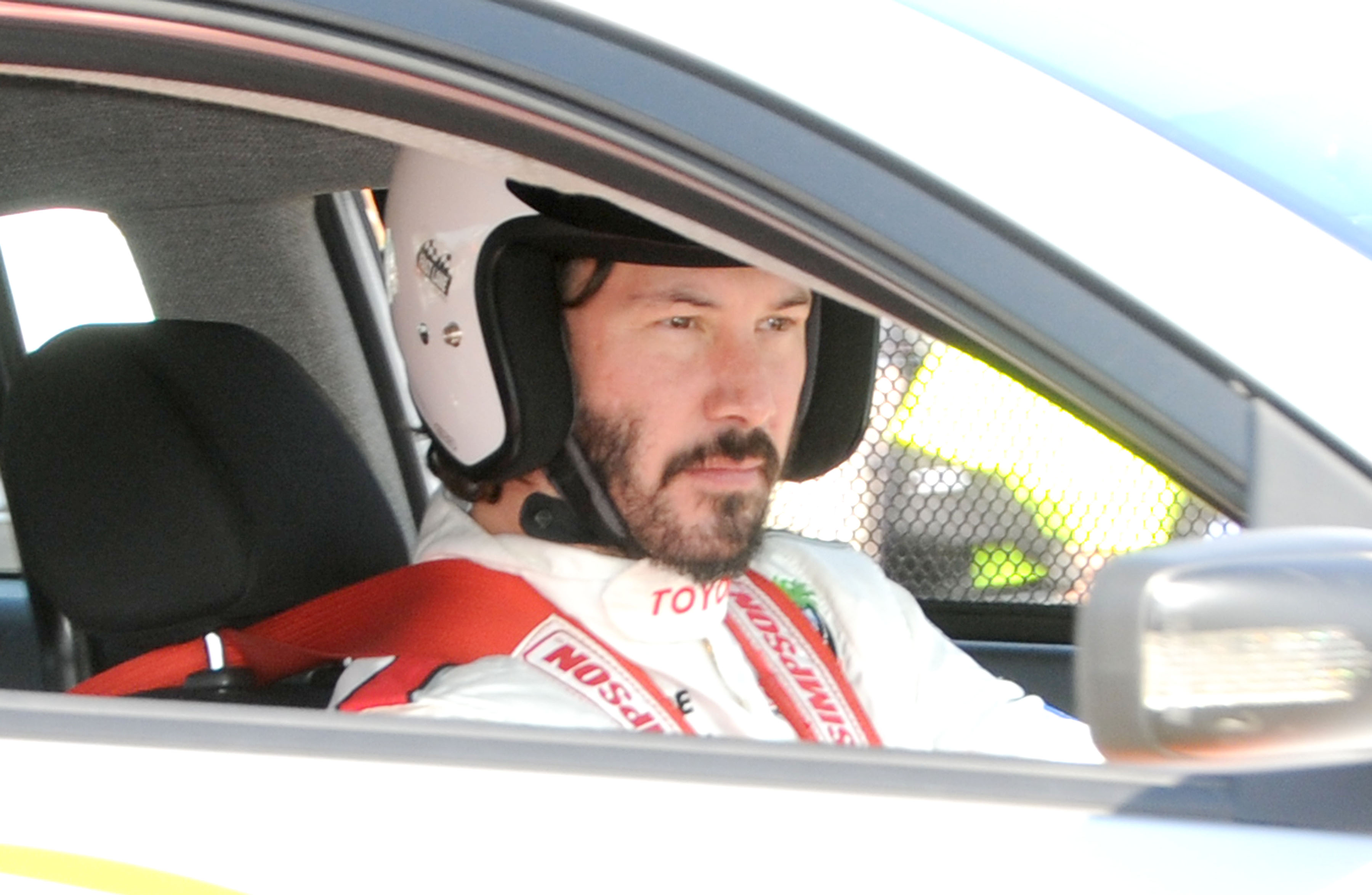 Keanu Reeves au Grand Prix Toyota de Long Beach en Californie, le 16 avril 2010 | Source : Getty Images