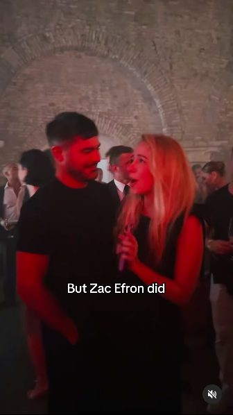 Zac Efron et Jessica Matarrelli en train de discuter au gala Venezia, posté le 2 septembre 2024 | Source : Instagram/seriallyblonde