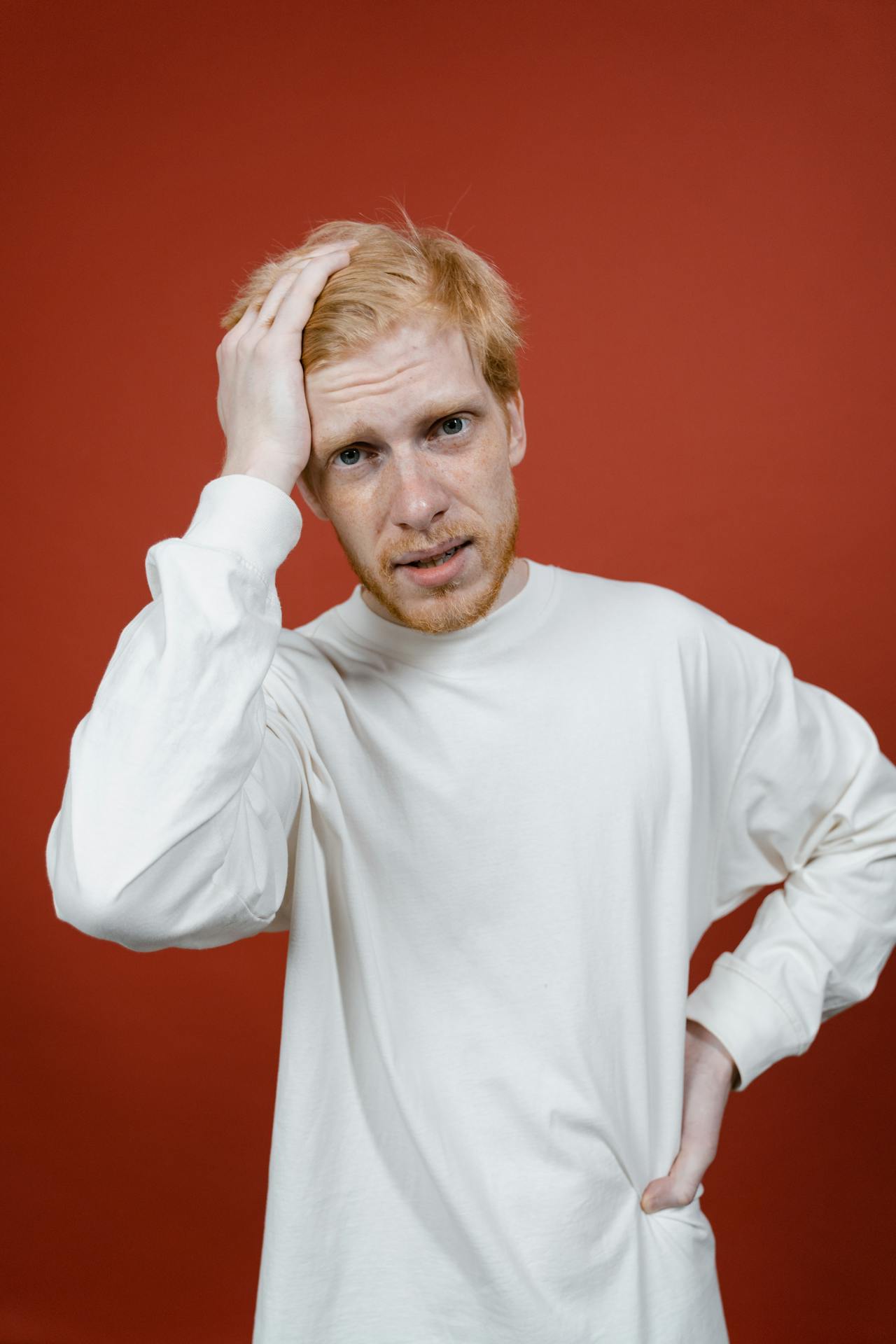 Un homme inquiet | Source : Pexels