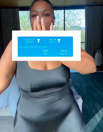 Lizzo danse après avoir révélé sa perte de poids. | Source : TikTok/lizzo