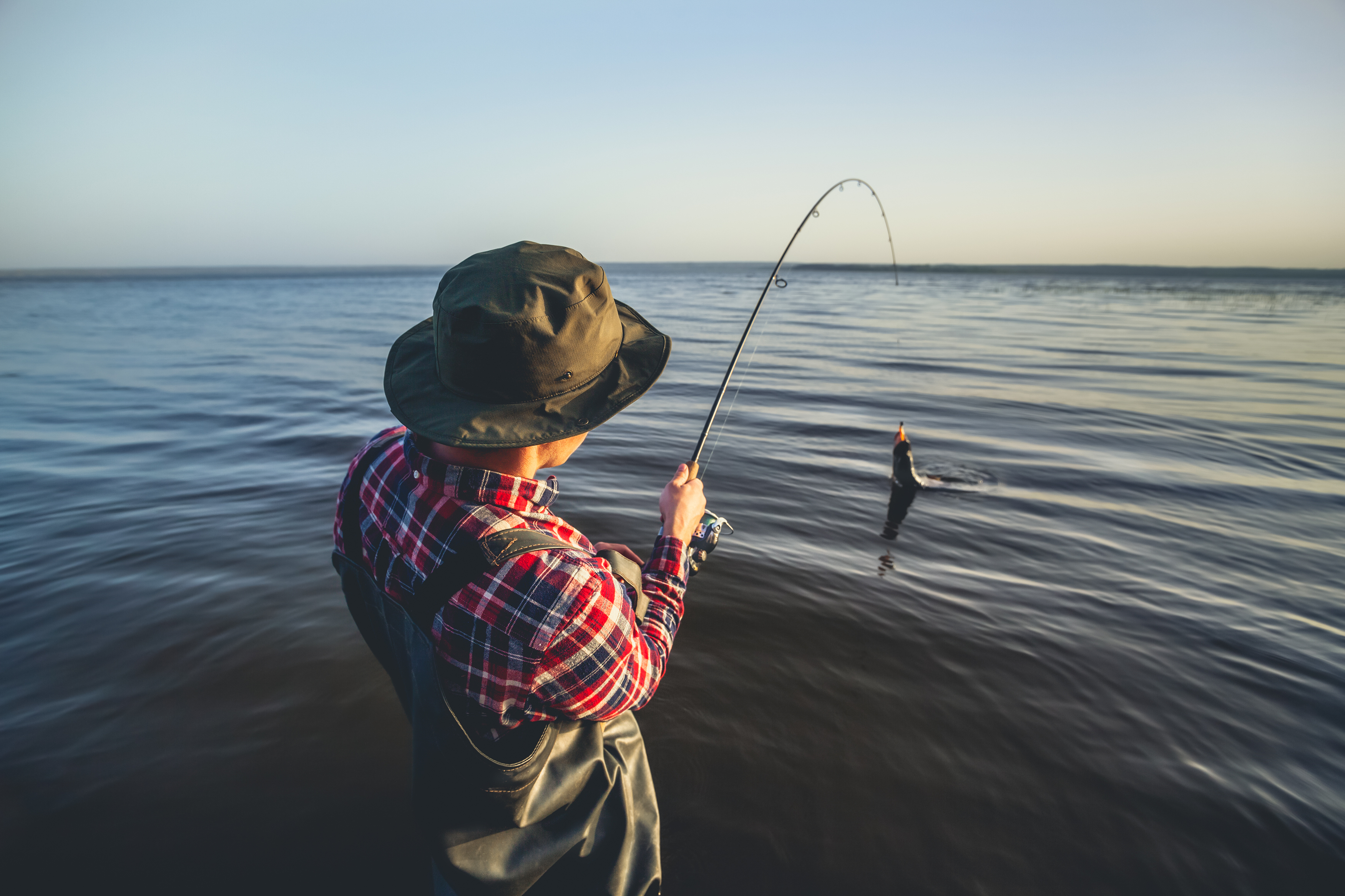 Menino pescando | Fonte: Shutterstock