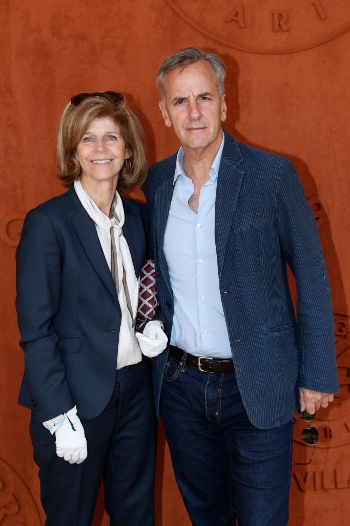 PARIS, FRANCE - 26 MAI : le journaliste Bernard de La Villardière et sa femme Anne assistent aux Internationaux de tennis de France 2019 - Première journée à Roland Garros, le 26 mai 2019 à Paris, France. | Photo : Getty Images