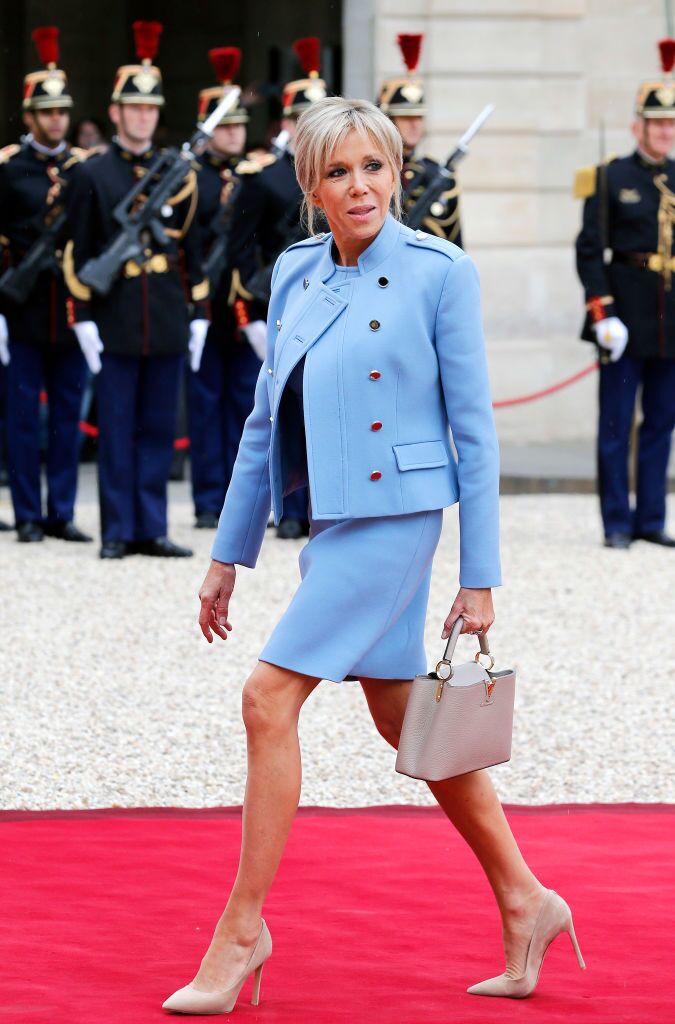 Brigitte Trogneux arrive au Palais présidentiel de l'Elysée à Paris, France. | Photo : Getty Images.