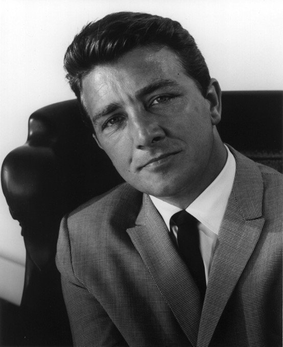 Photo publicitaire de l'acteur Richard Dawson, vers les années 1960. | Photo: Wikimedia Commons