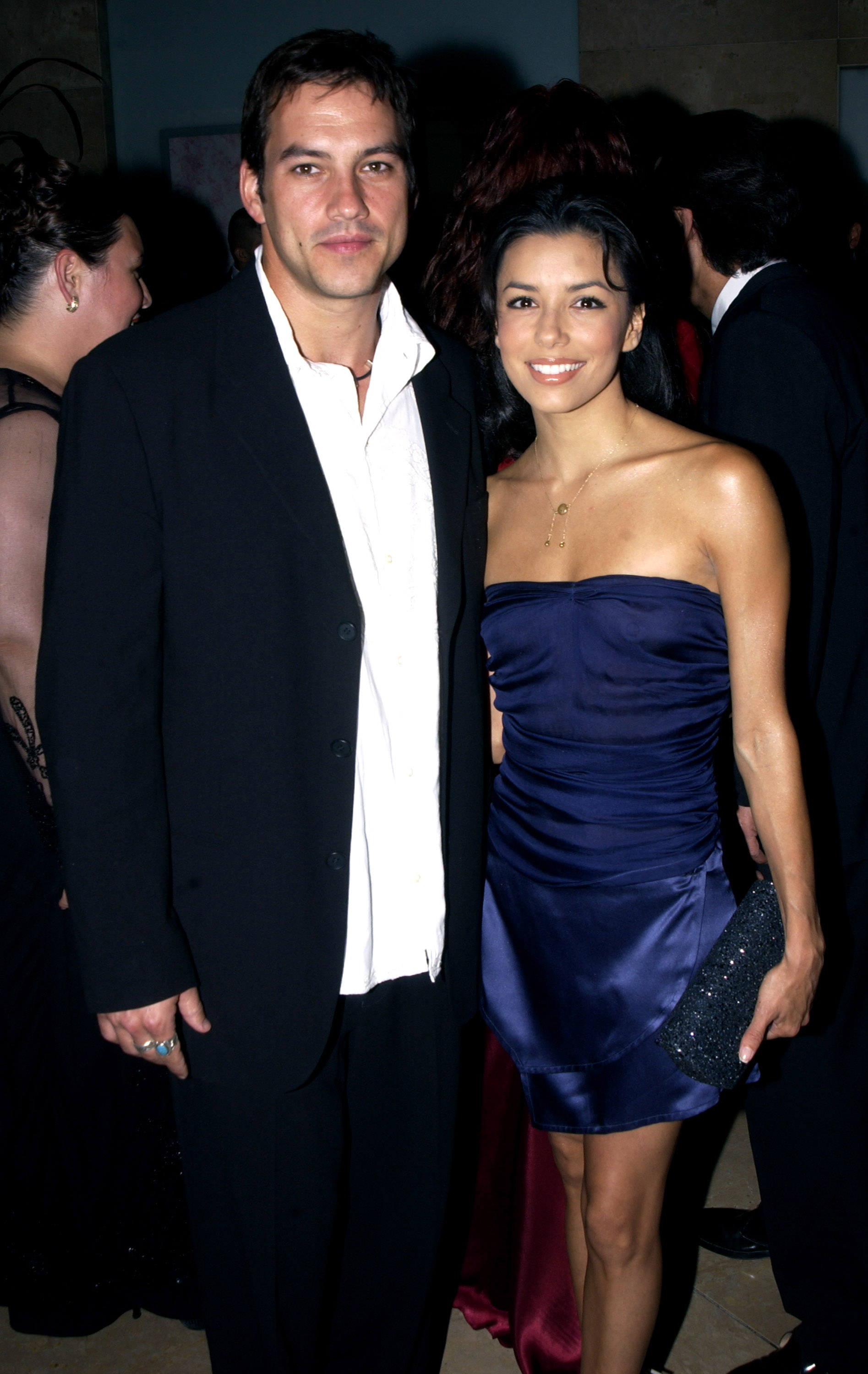 Tyler Christopher et Eva Longoria à la 33e cérémonie annuelle des Nosotros Golden Eagle Awards le 26 juillet 2003 | Source : Getty Images