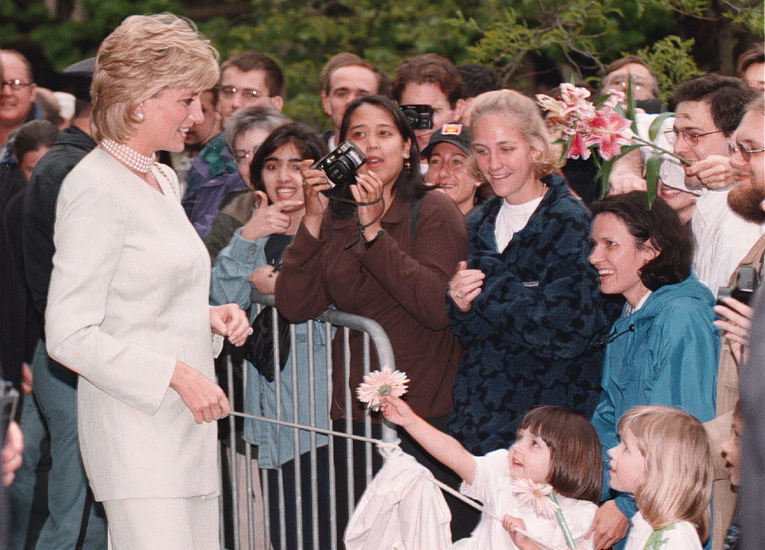 La princesse Diana arrive à l'université Northwestern à Chicago le 4 juin 1996 | Source : Getty Images