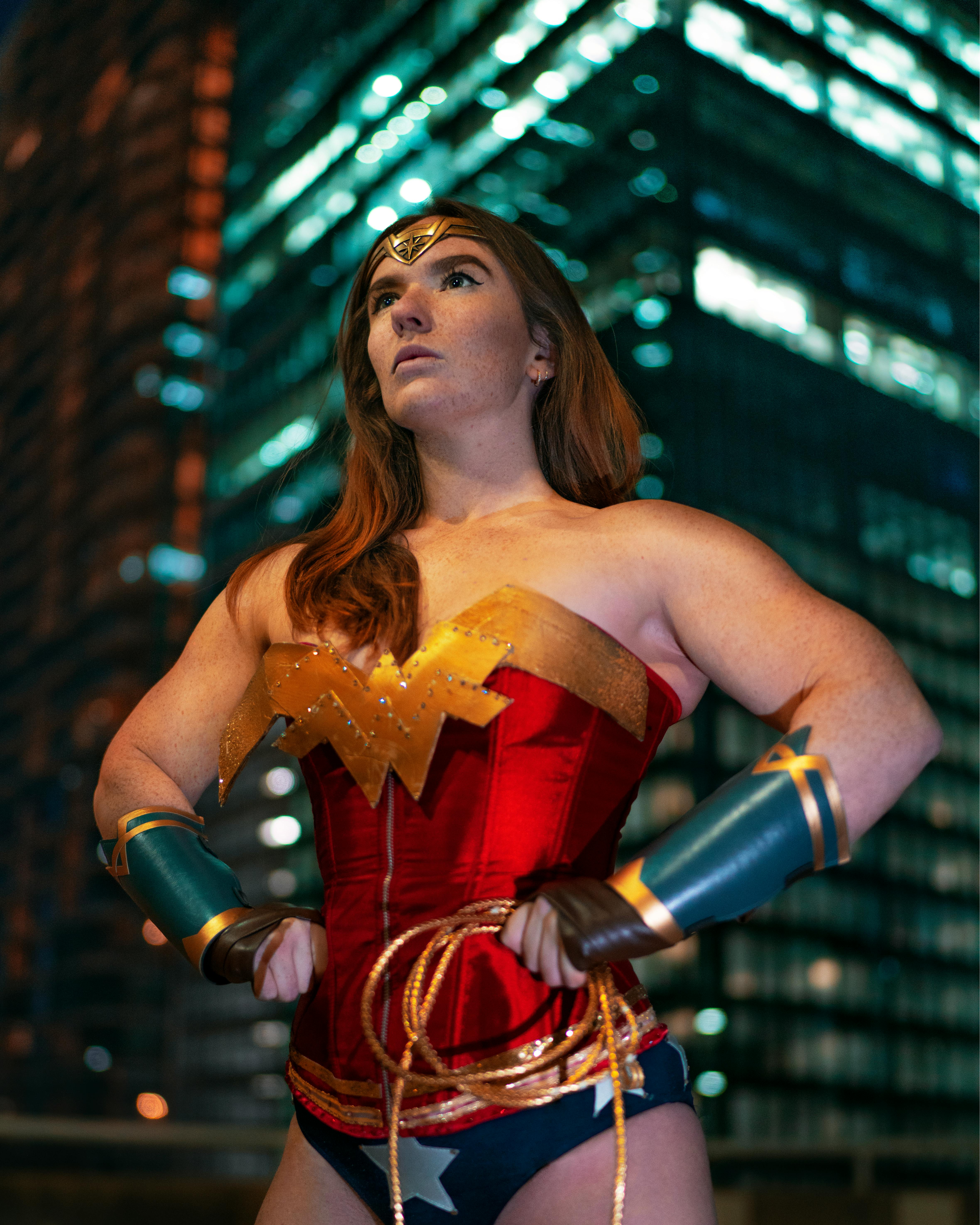 Femme jouant le rôle de Wonder Woman | Source : Pexels