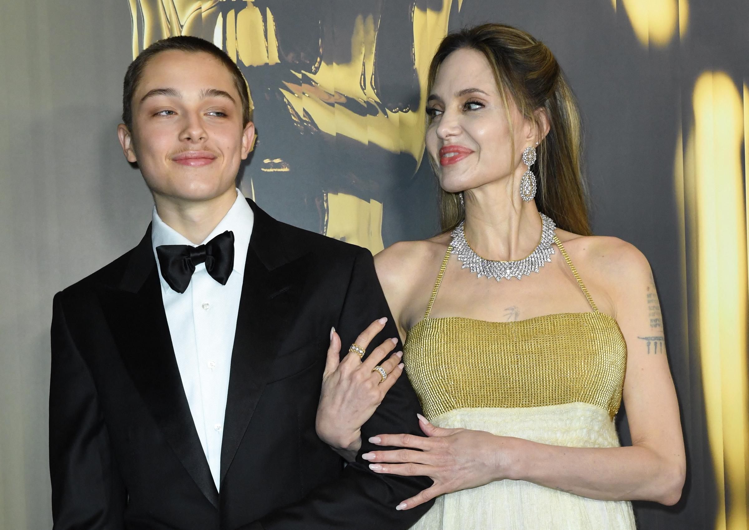 Knox Jolie-Pitt et Angelina Jolie. | Source : Getty Images