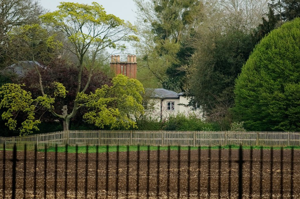 Une vue générale de Frogmore Cottage à Frogmore Cottage le 10 avril 2019 à Windsor, en Angleterre. Le cottage est situé sur le domaine de Frogmore, lui-même faisant partie de Home Park, à Windsor, dans le Berkshire. Il s'agit de la nouvelle résidence du prince Harry, duc de Sussex, et de Meghan, duchesse de Sussex. | Photo : Getty Images