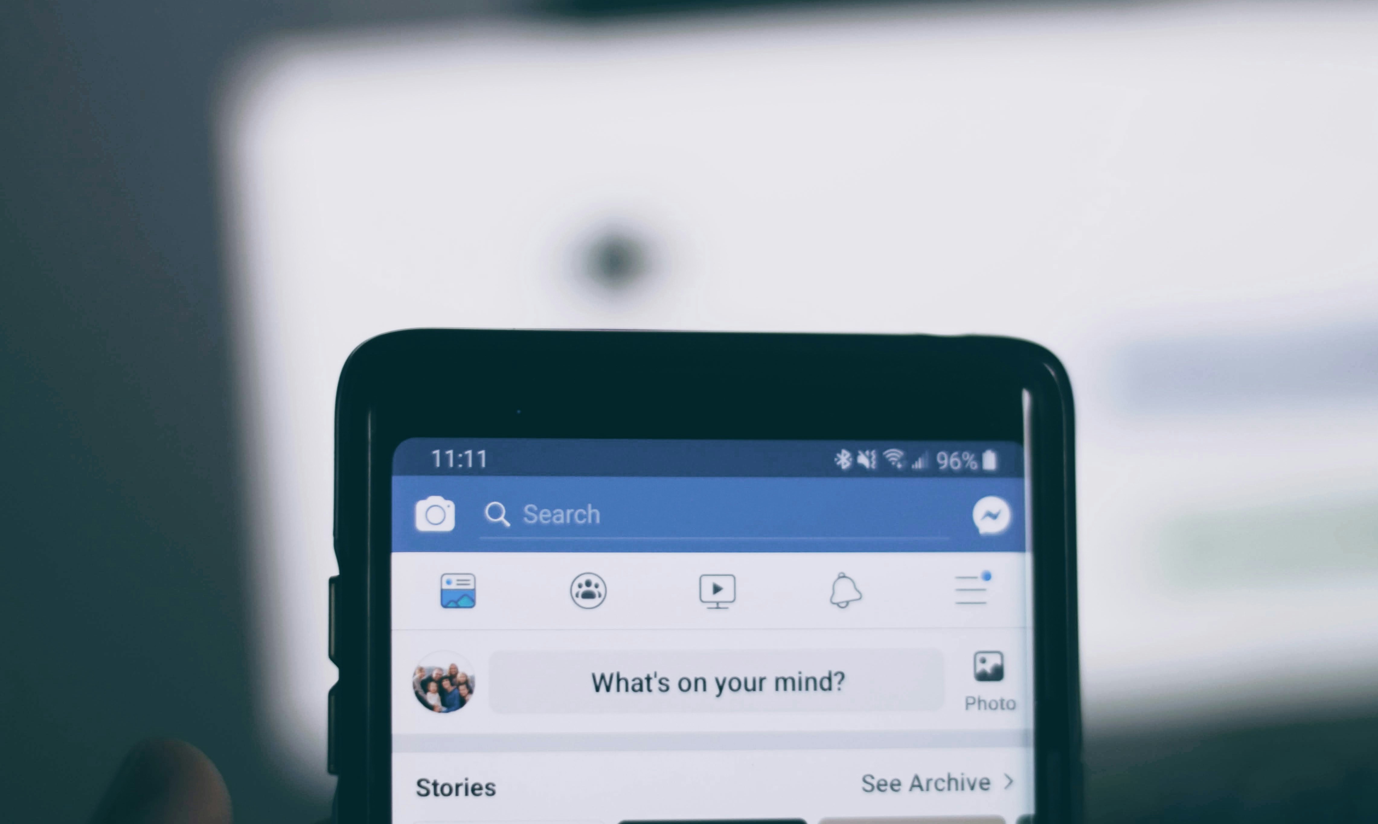 Un compte Facebook sur un smartphone | Source : Unsplash