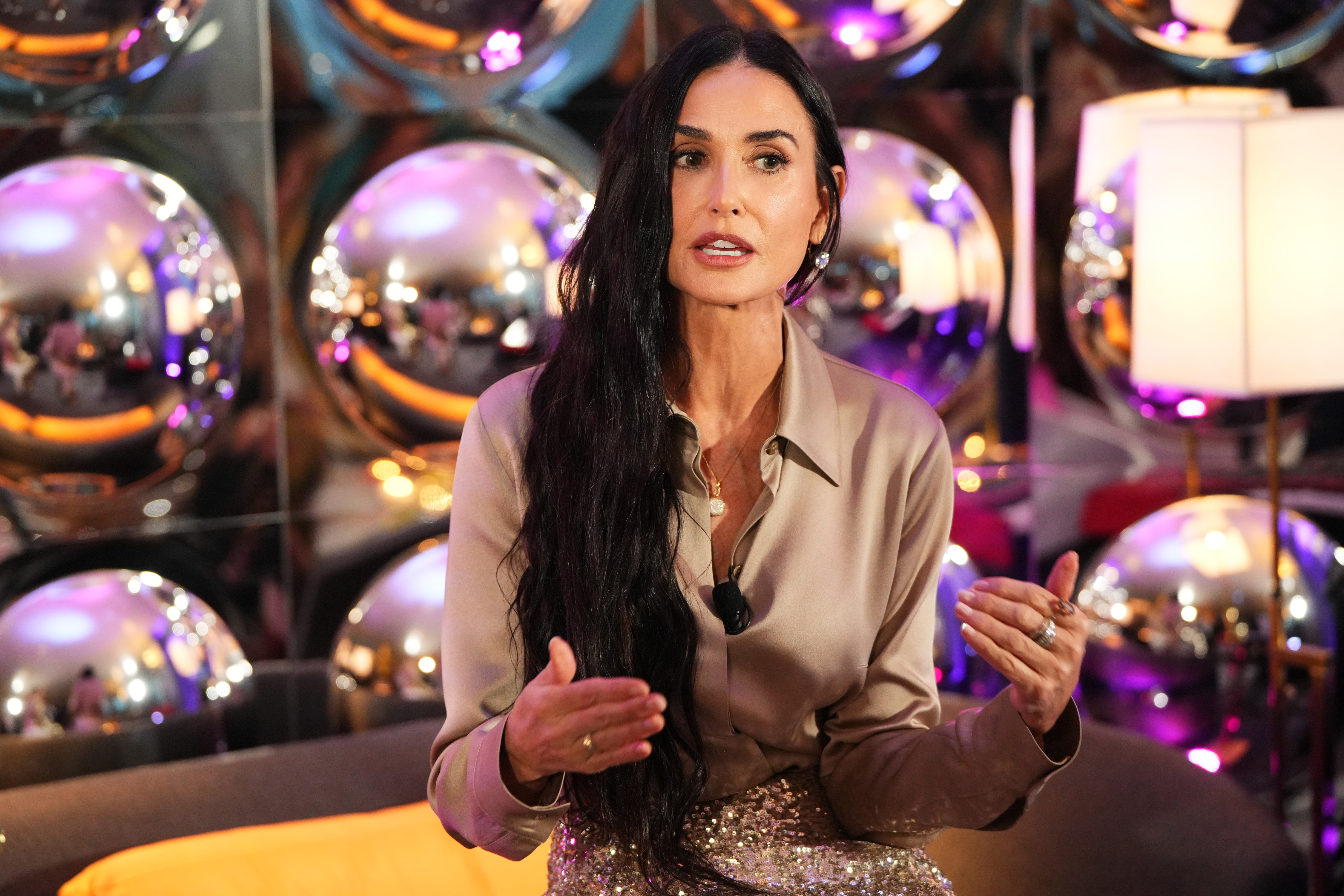 Demi Moore prend la parole lors d'une soirée de bienfaisance du musée national de l'histoire des femmes, le 24 juin 2024 | Source : Getty Images