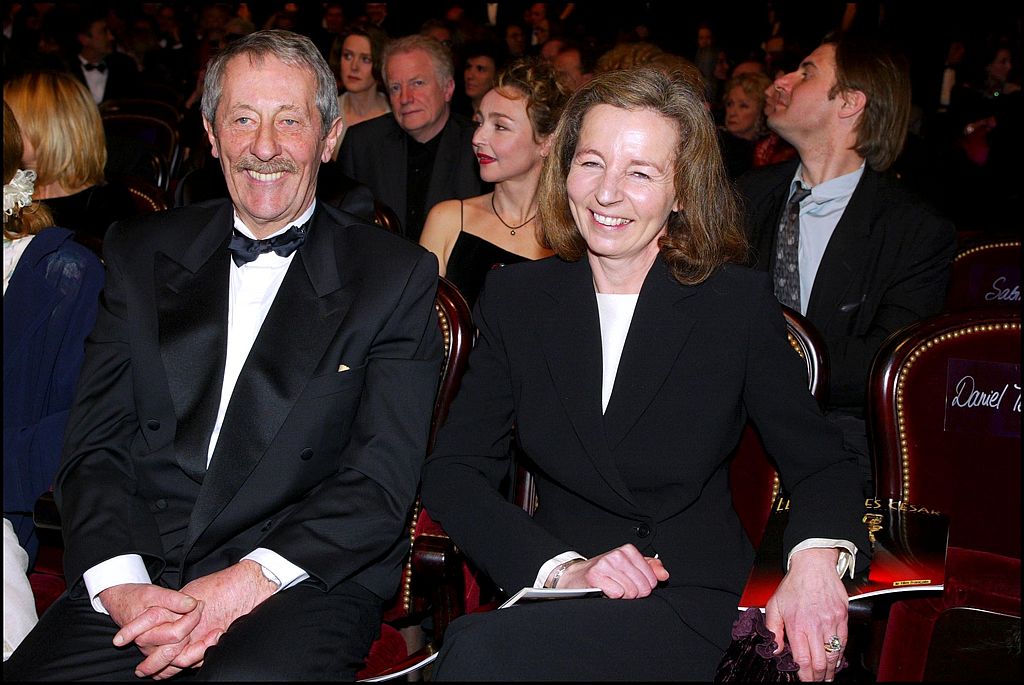 Jean Rochefort et Françoise Vidal à l'occasion de la 27e Cérémonie des César à Paris le 2 mars 2002. | Source : Getty images
