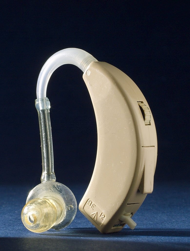 Un appareil auditif. | Photo : Getty Images