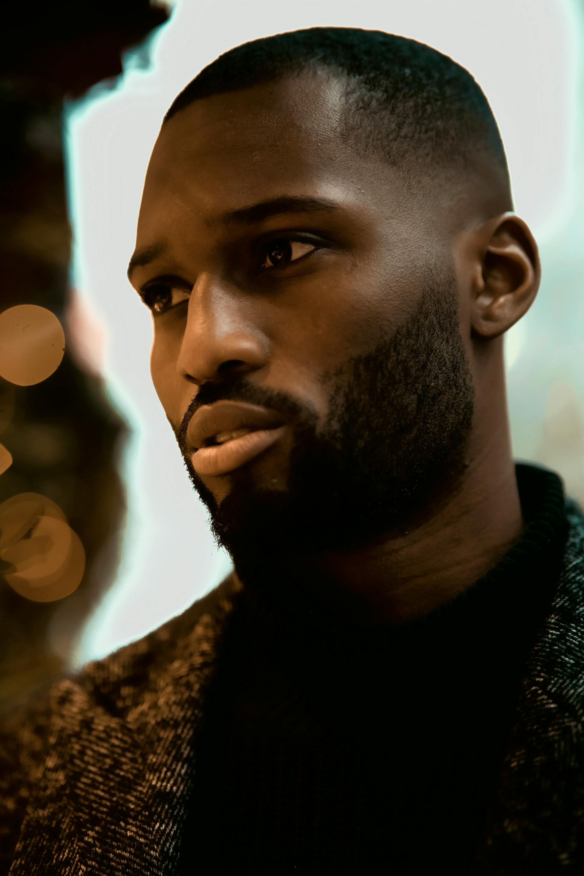 Un homme à l'air plein de remords | Source : Pexels