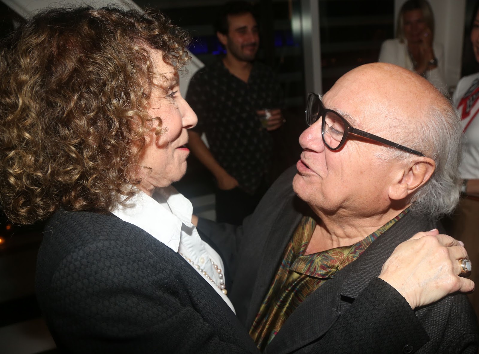 Rhea Perlman et Danny DeVito lors de la soirée d'ouverture de la pièce de théâtre "Let's Call Her Patty" le 31 juillet 2023, à New York. | Source : Getty Images