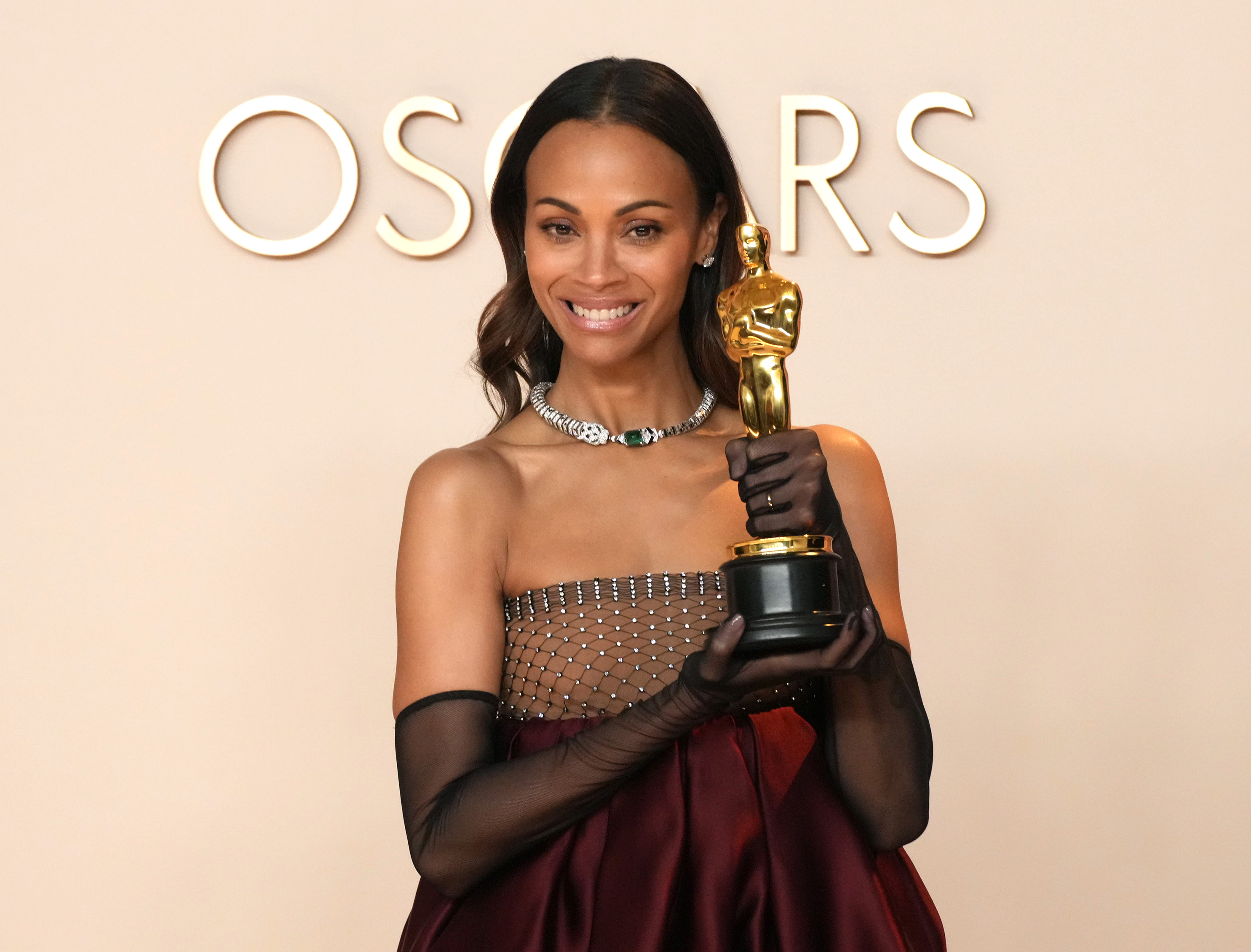 Zoe Saldaña lors de la 97e cérémonie des Oscars à Hollywood, en Californie, le 2 mars 2025. | Source : Getty Images