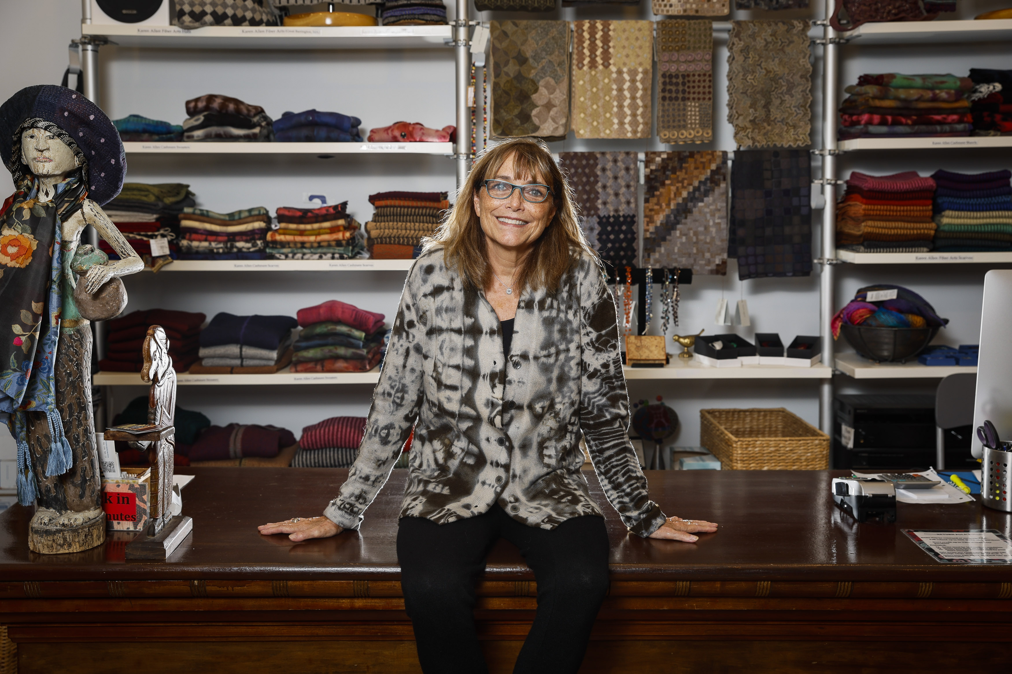 Karen Allen pose pour un portrait dans son magasin le 25 septembre 2023 | Source : Getty Images