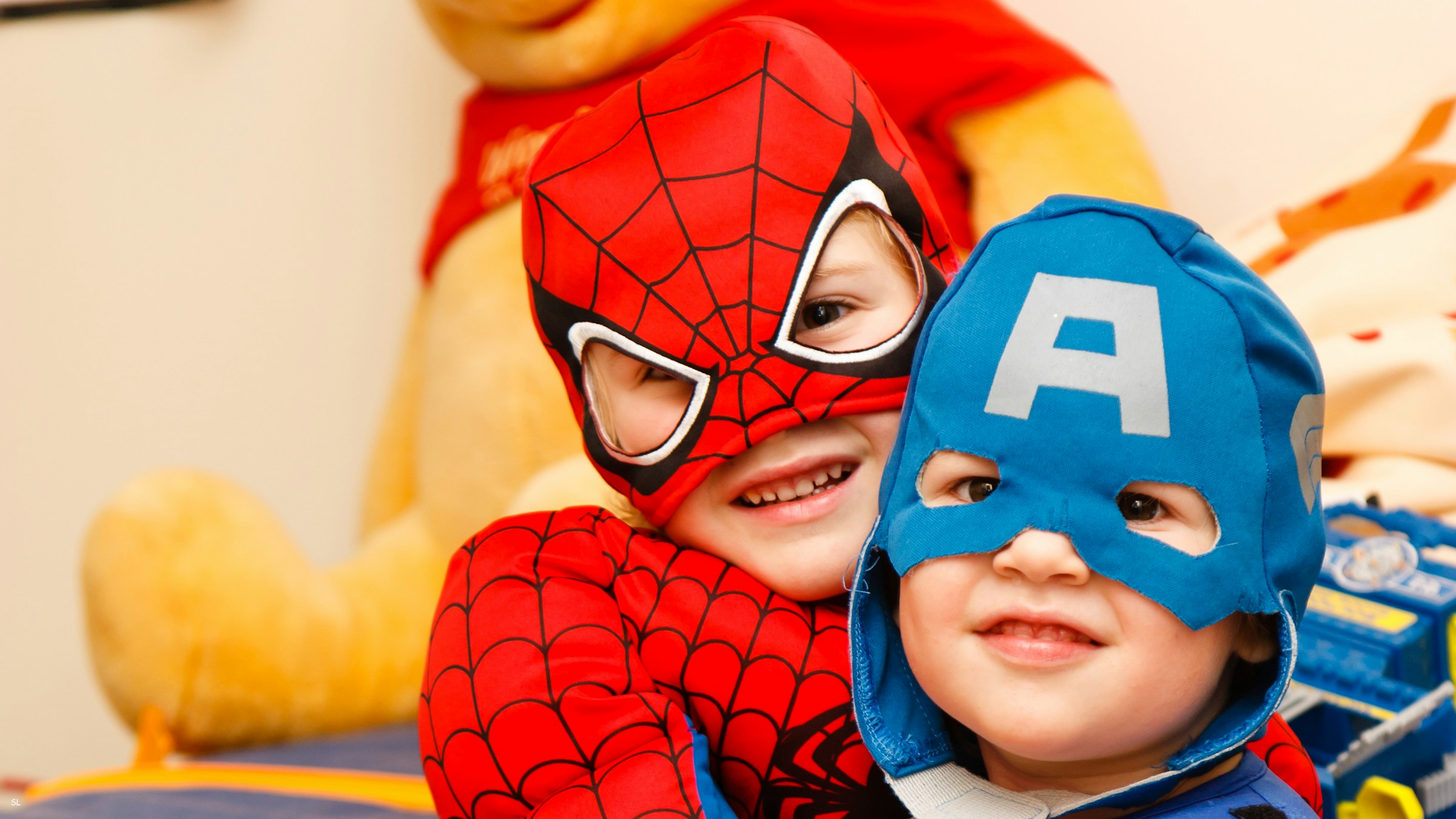 Enfants déguisés en super-héros | Source : Unsplash