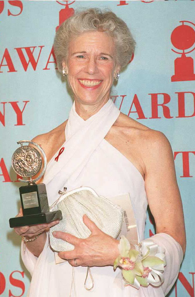 Frances Sternhagen à la cérémonie des Tony Awards à New York le 4 juin 1995 | Source : Getty Images