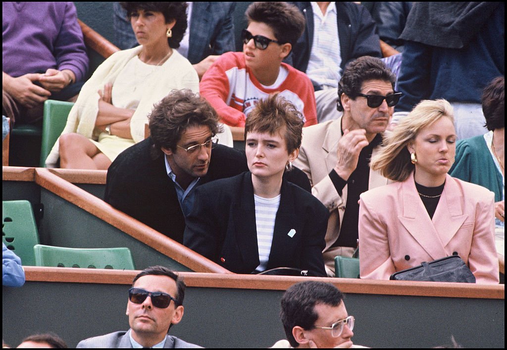Vincent Lindon et Claude Chirac dans la tribune du Tournoi de Tennis de Roland Garros 1988. І Source : Getty Images